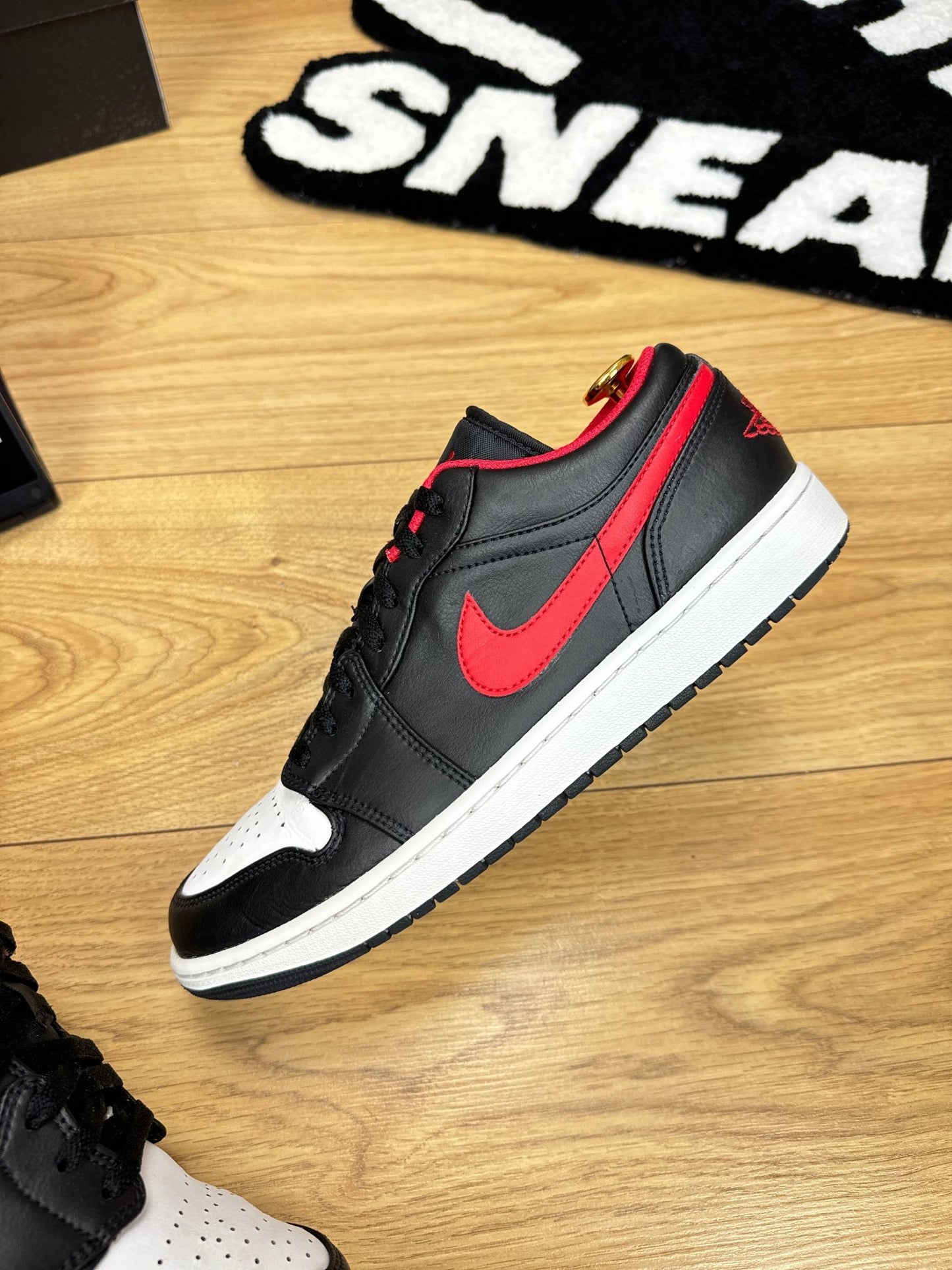 Nike Air Jordan 1 Low (42.5)
