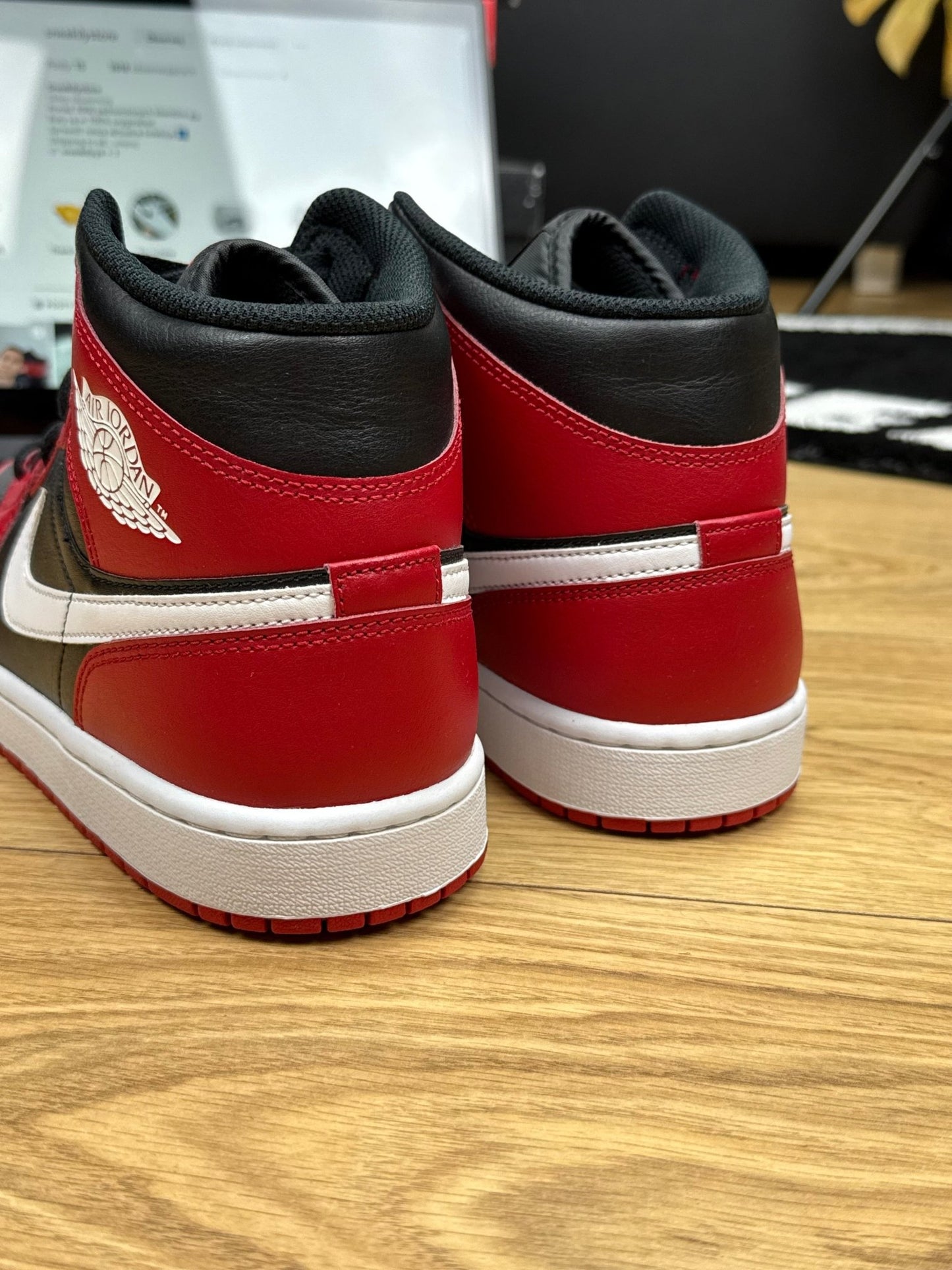 Nike Air Jordan 1 Mid (44)