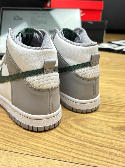 Nike Dunk High (36.5)