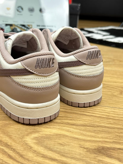 Nike Dunk Low (40)