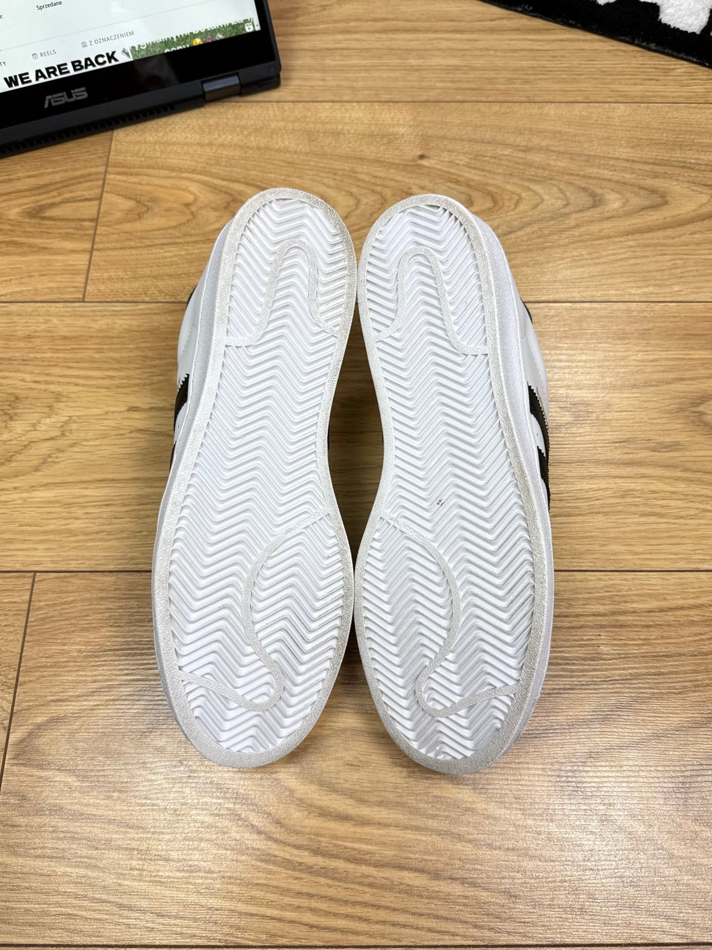 Adidas Superstar (44 2/3)