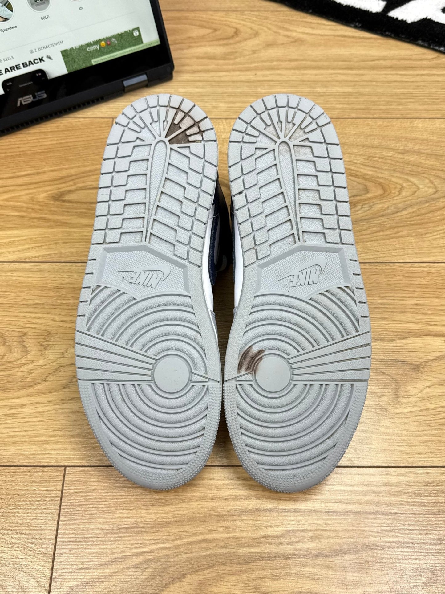 Nike Air Jordan 1 Mid (43)