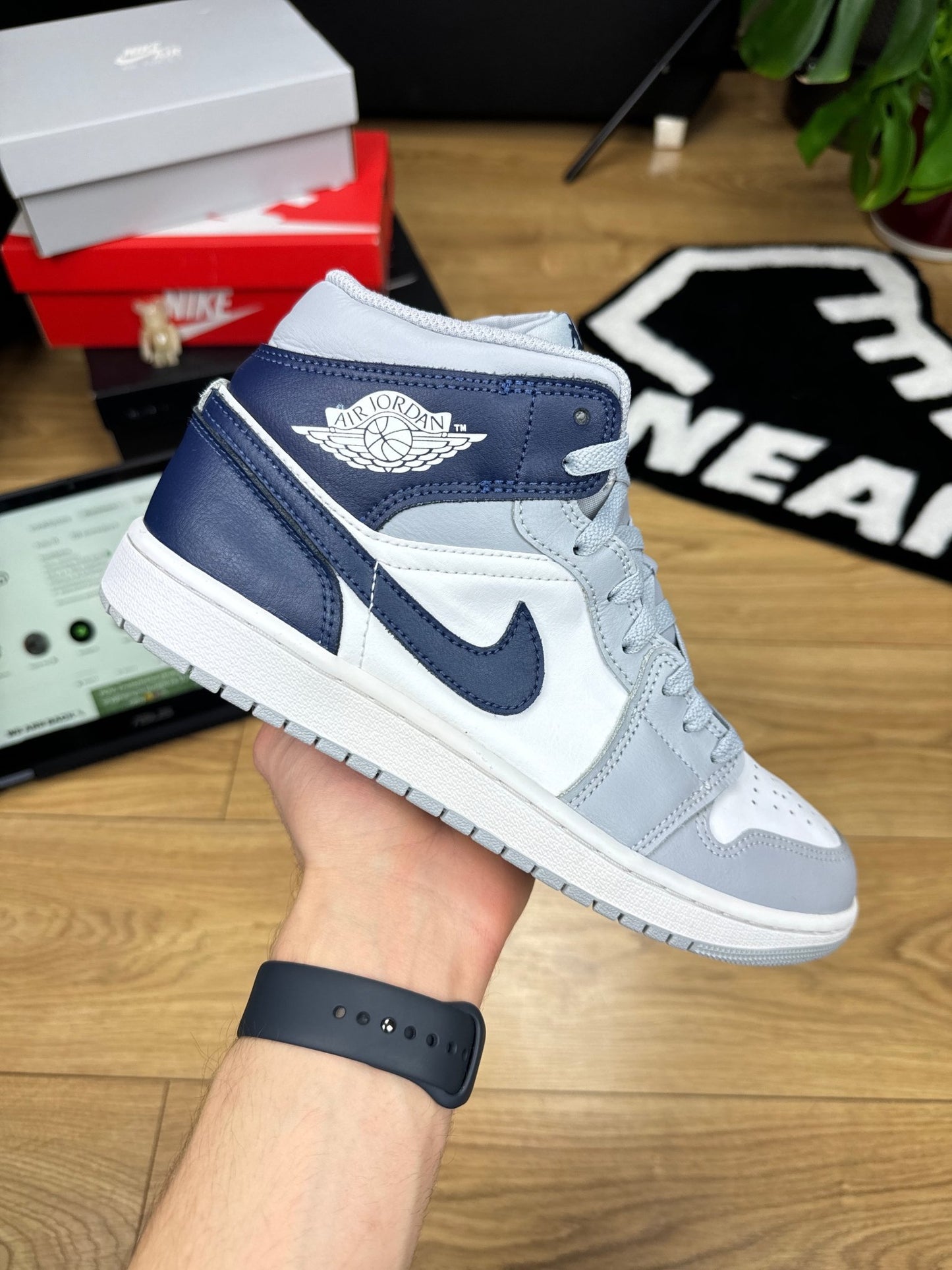 Nike Air Jordan 1 Mid (43)