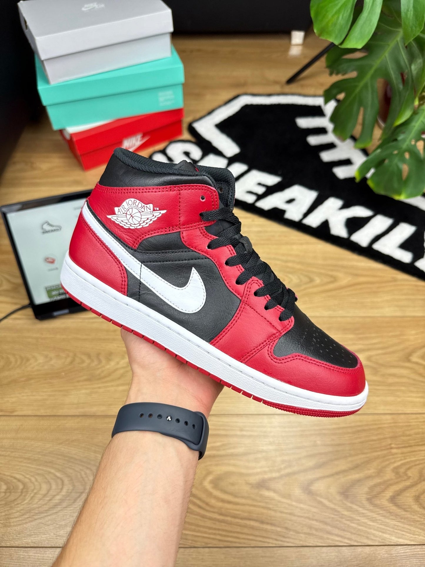 Nike Air Jordan 1 Mid (42.5)
