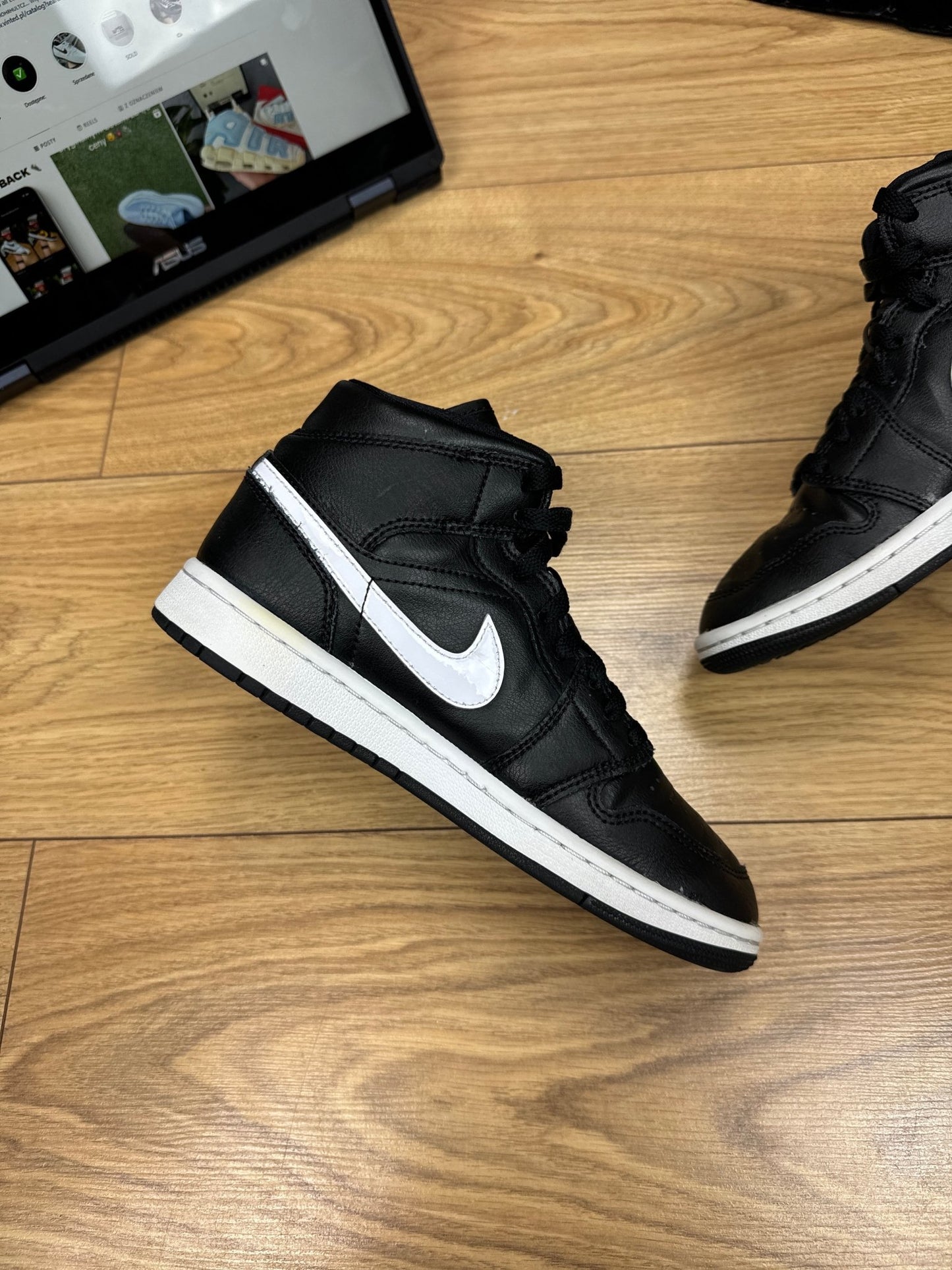 Nike Air Jordan 1 Mid (37.5)