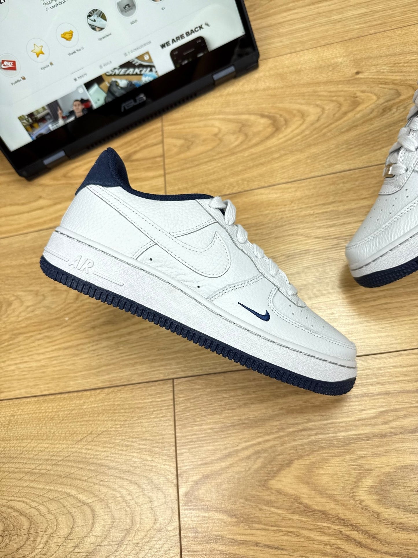 Nike Air Force 1 Low (37.5)