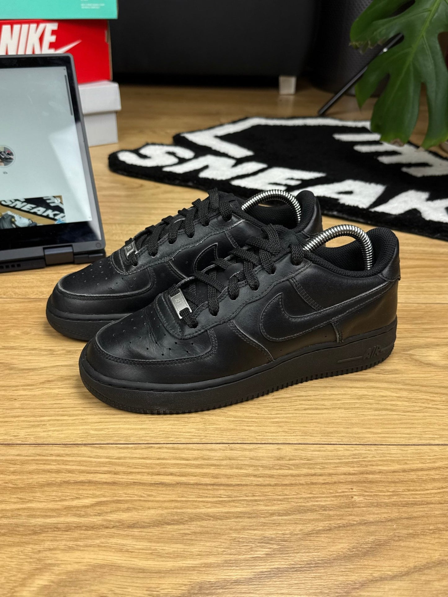 Nike Air Force 1 Low (38.5)