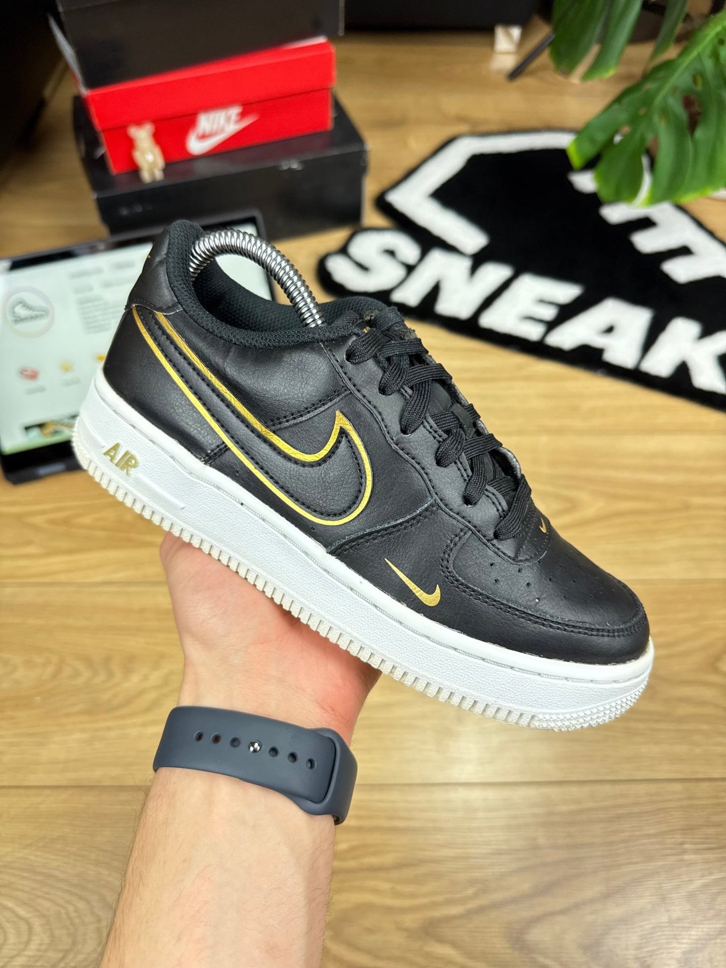 Nike Air Force 1 Low (37.5)