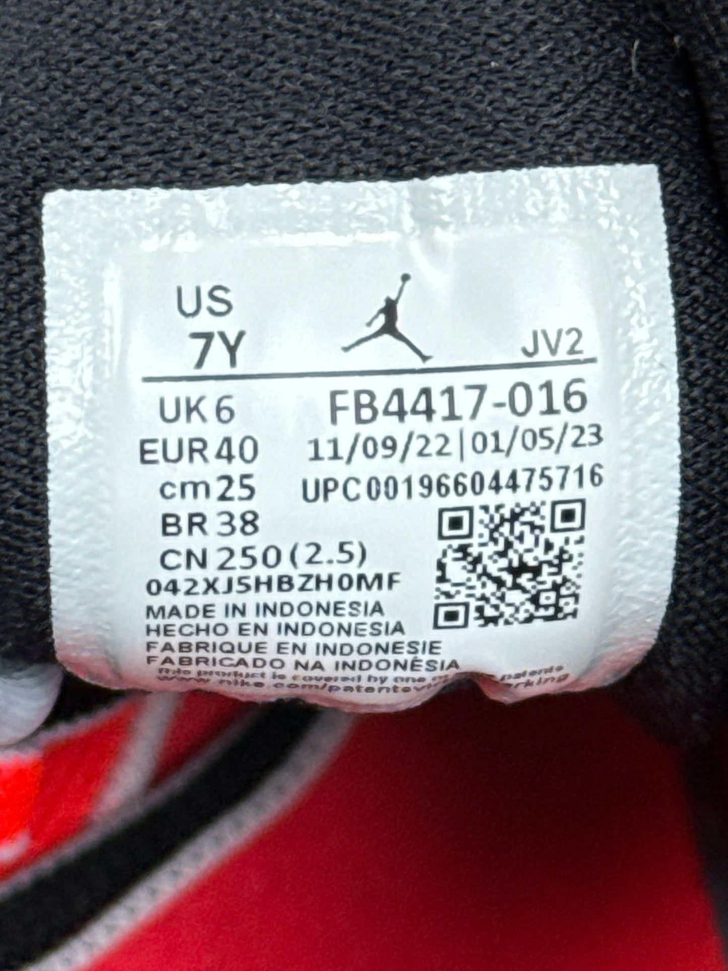 Nike Air Jordan 1 Mid (40)