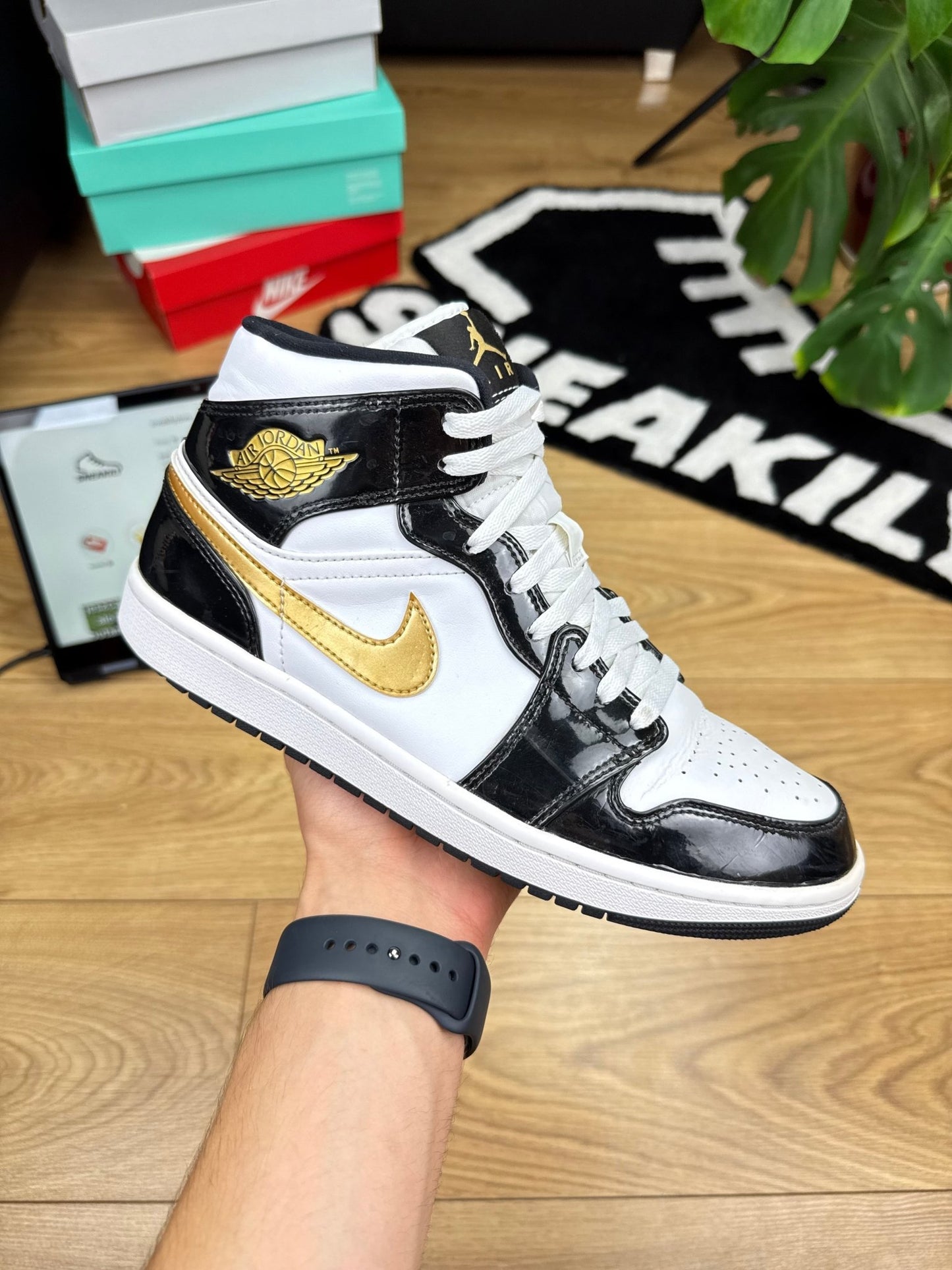 Nike Air Jordan 1 Mid (43)