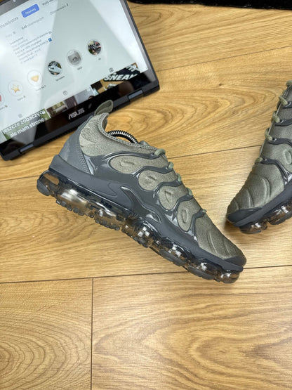 Nike Air Vapormax Plus (42.5)