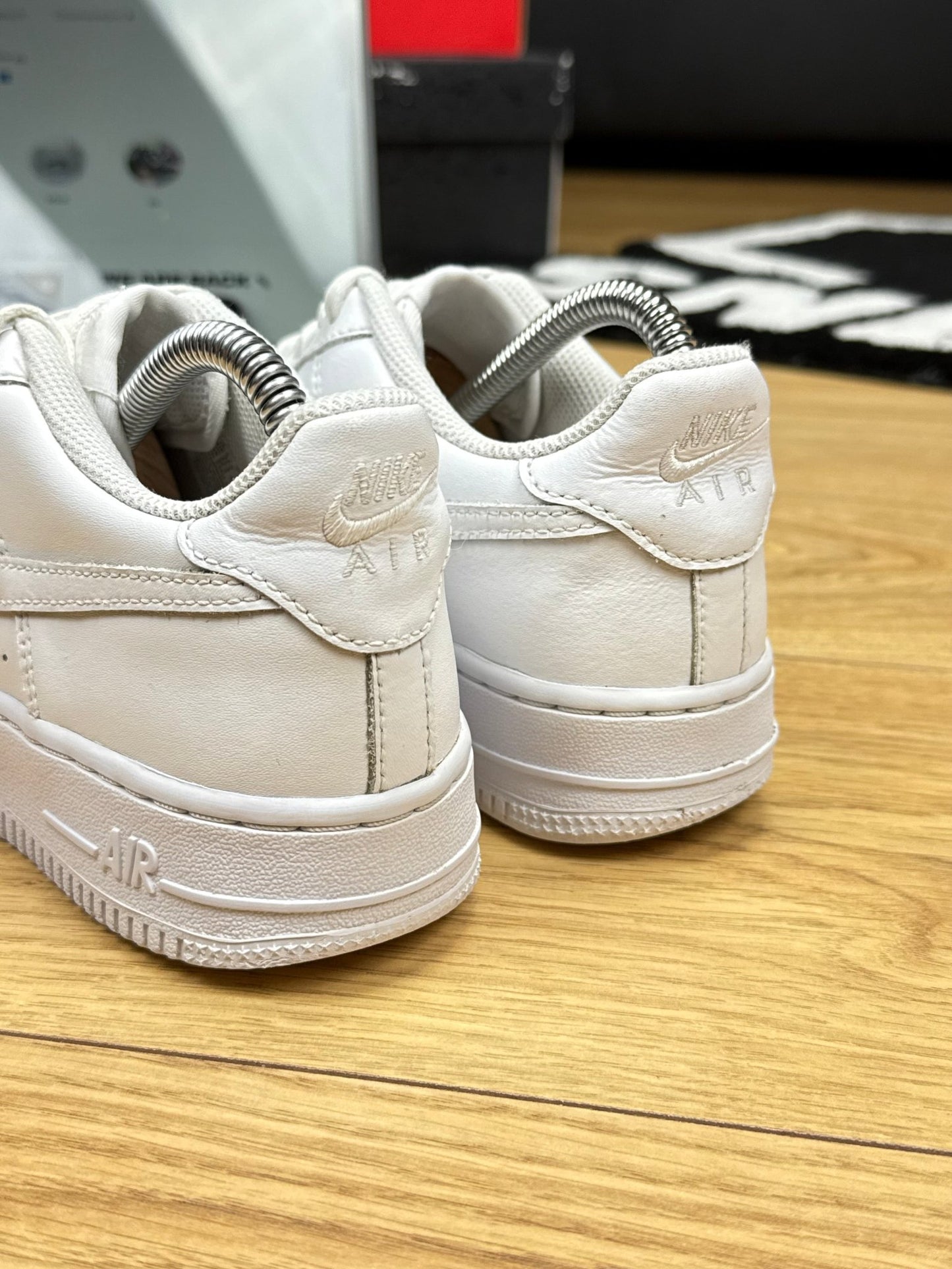 Nike Air Force 1 Low (37.5)