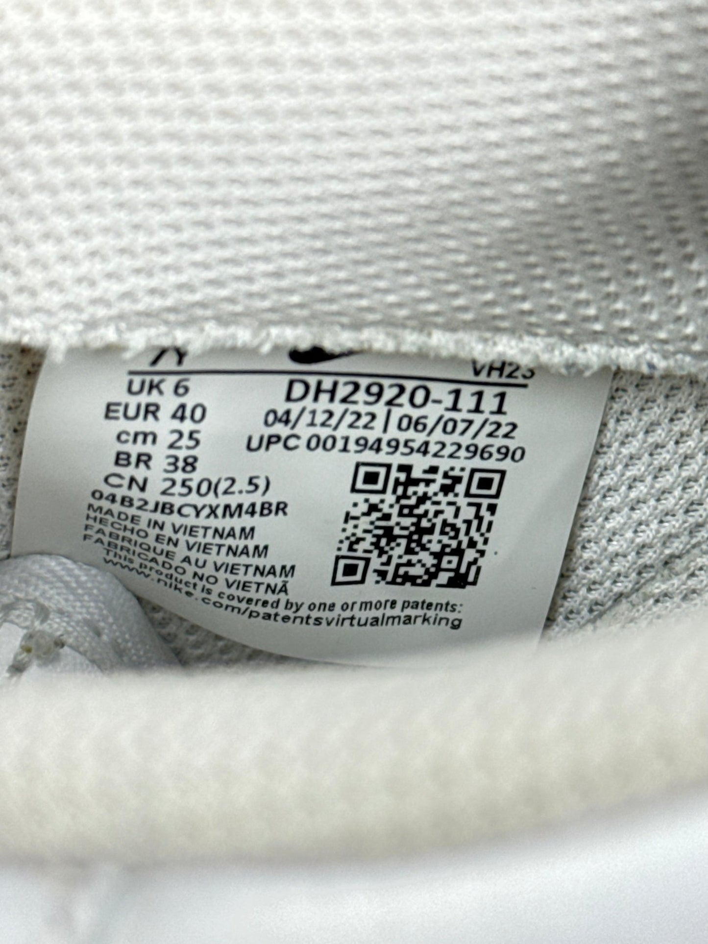 Nike Air Force 1 Low (40)