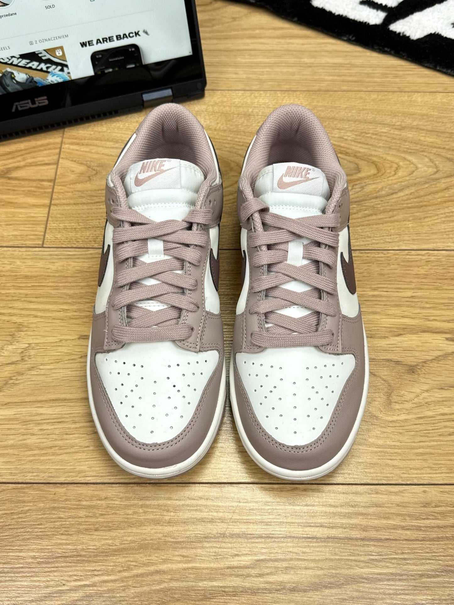 Nike Dunk Low (40)