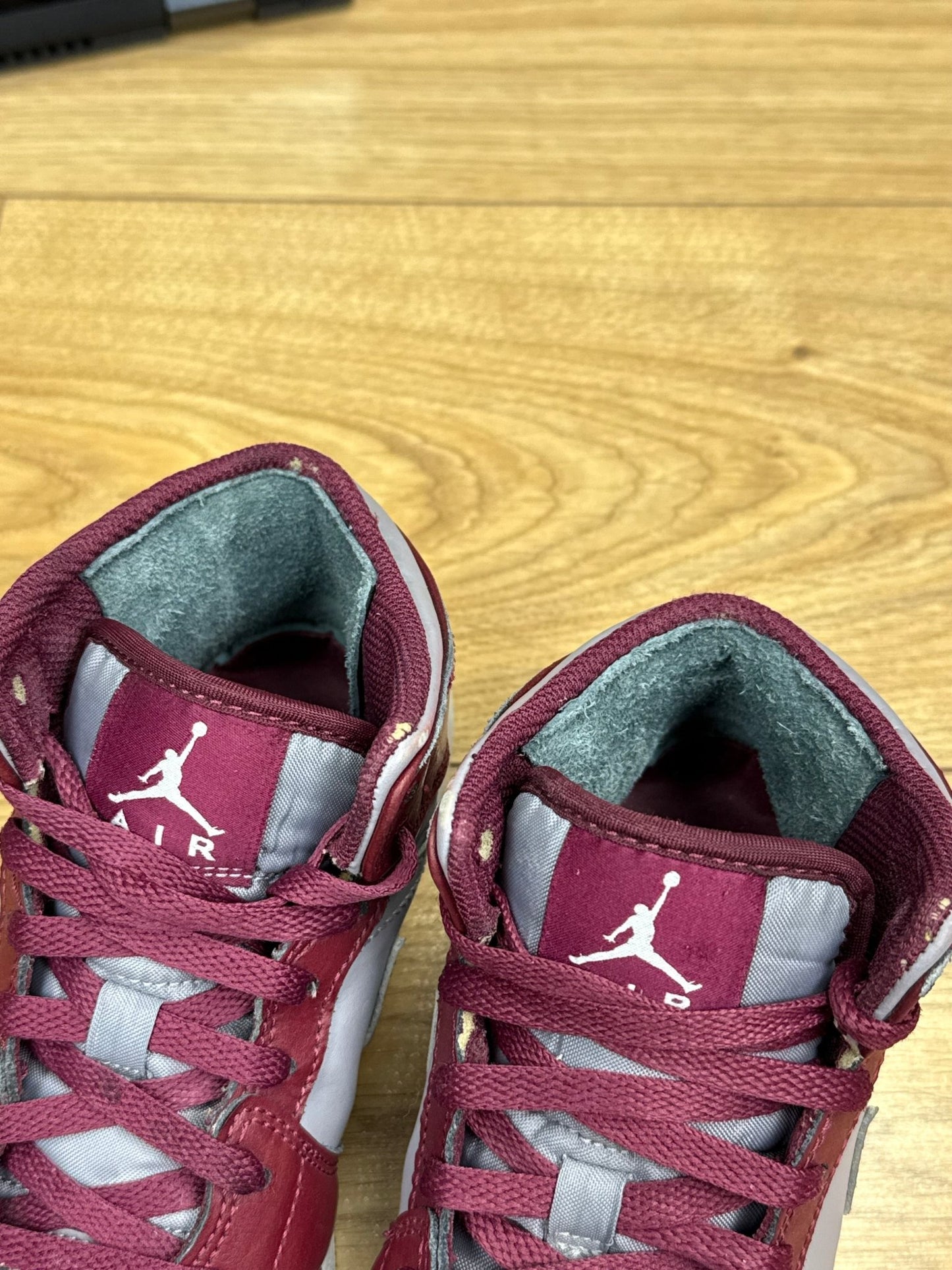 Nike Air Jordan 1 Mid (36.5)