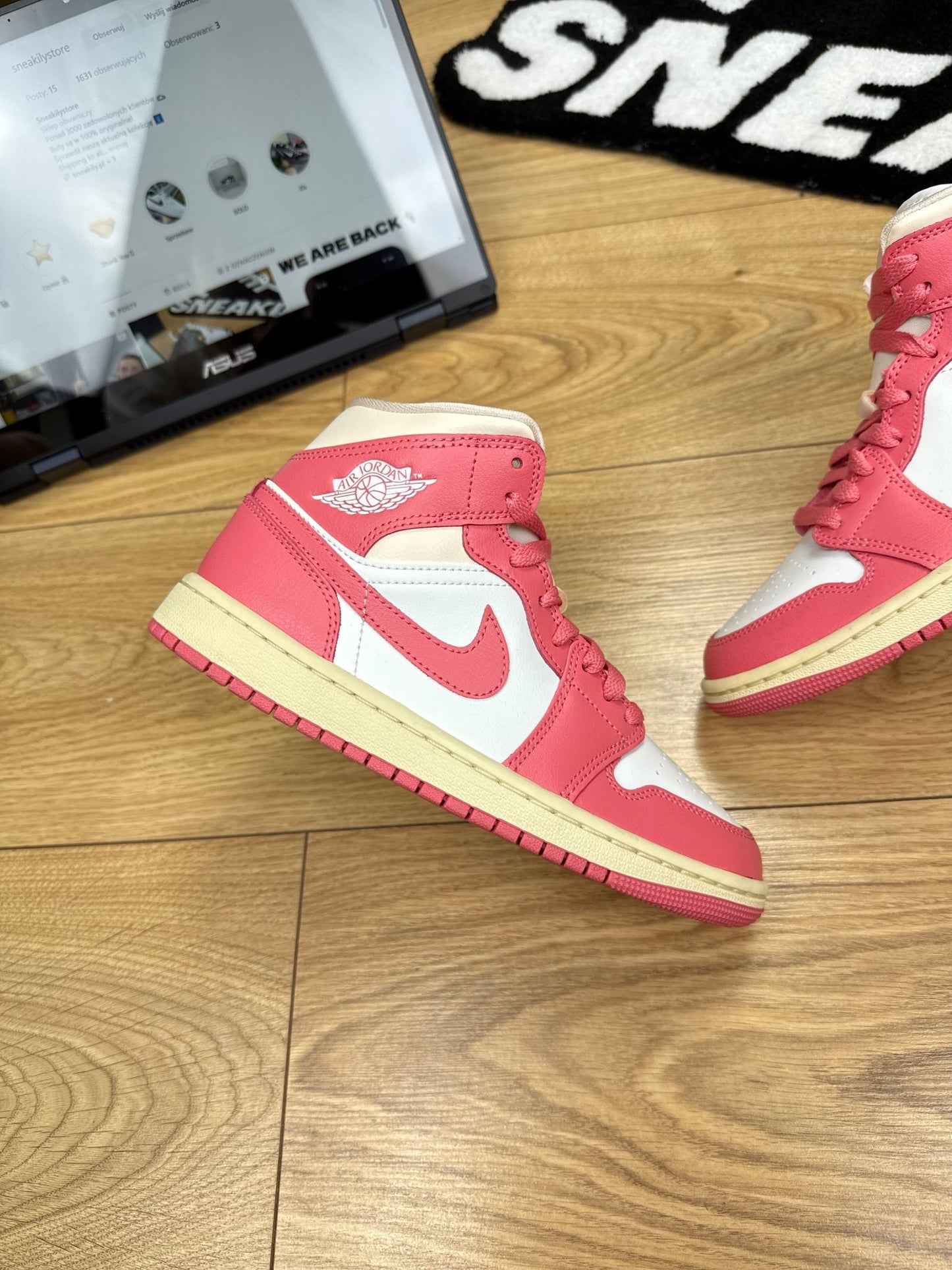 Nike Air Jordan 1 Mid (37.5)