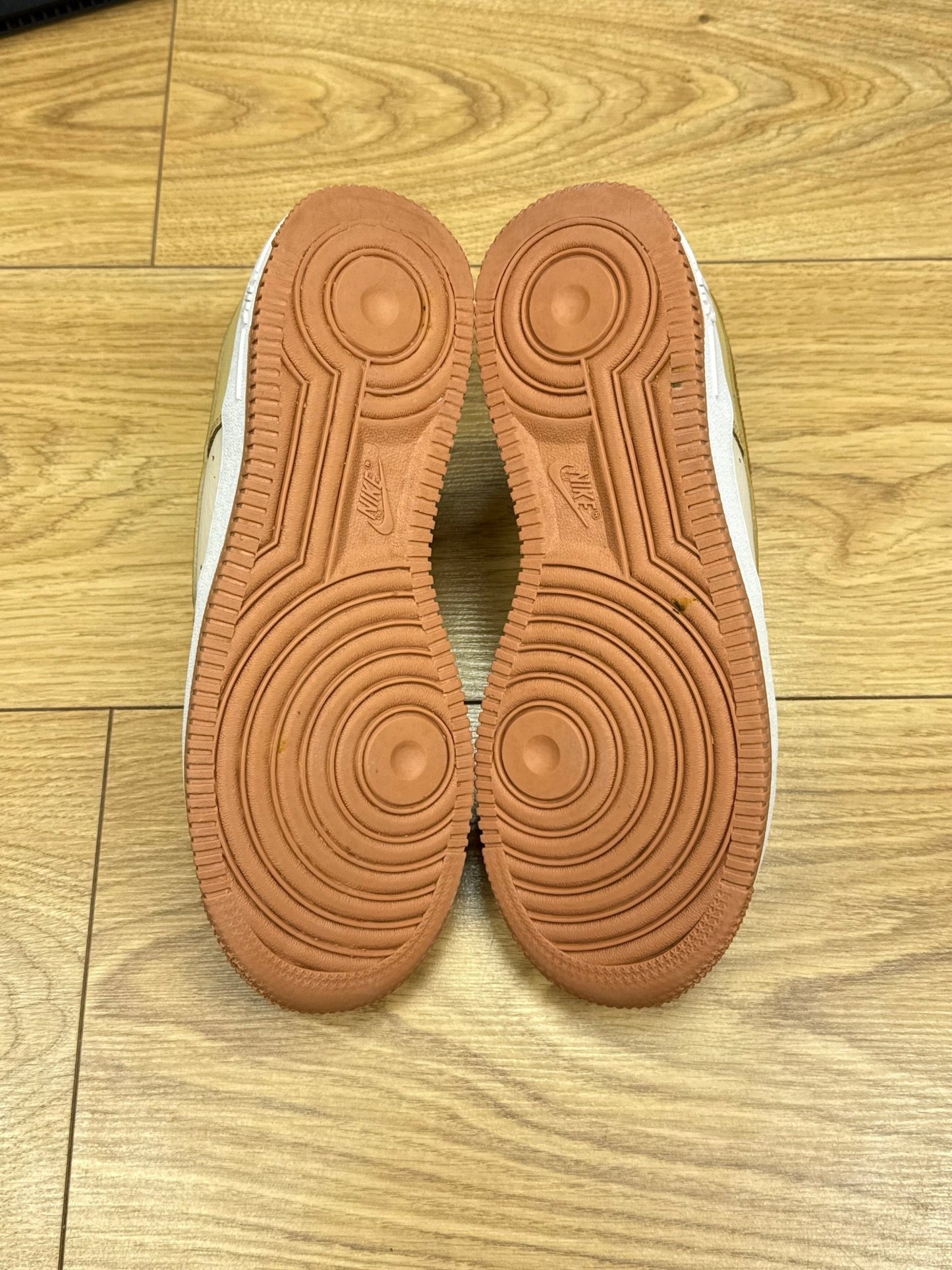 Nike Air Force 1 Low (37.5)