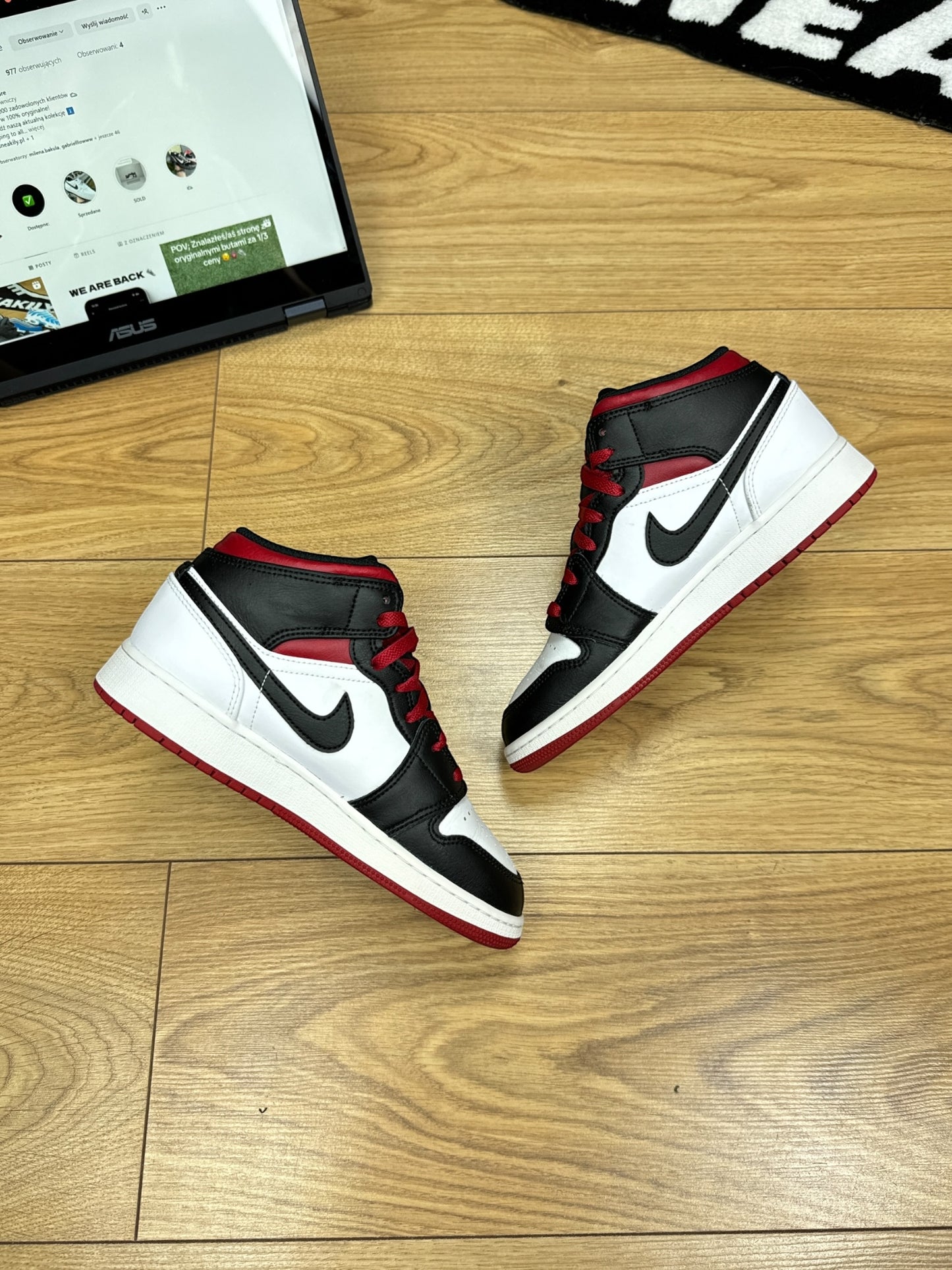 Nike Air Jordan 1 Mid (37.5)