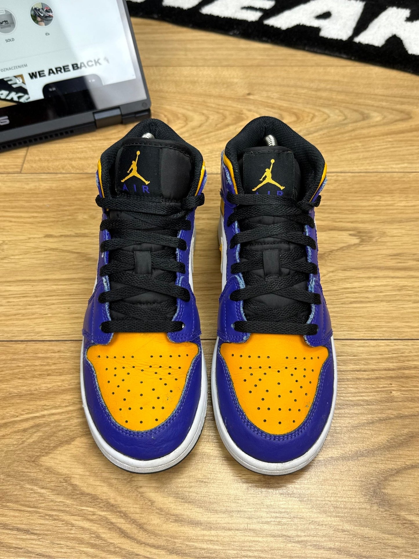 Nike Air Jordan 1 Mid (38)