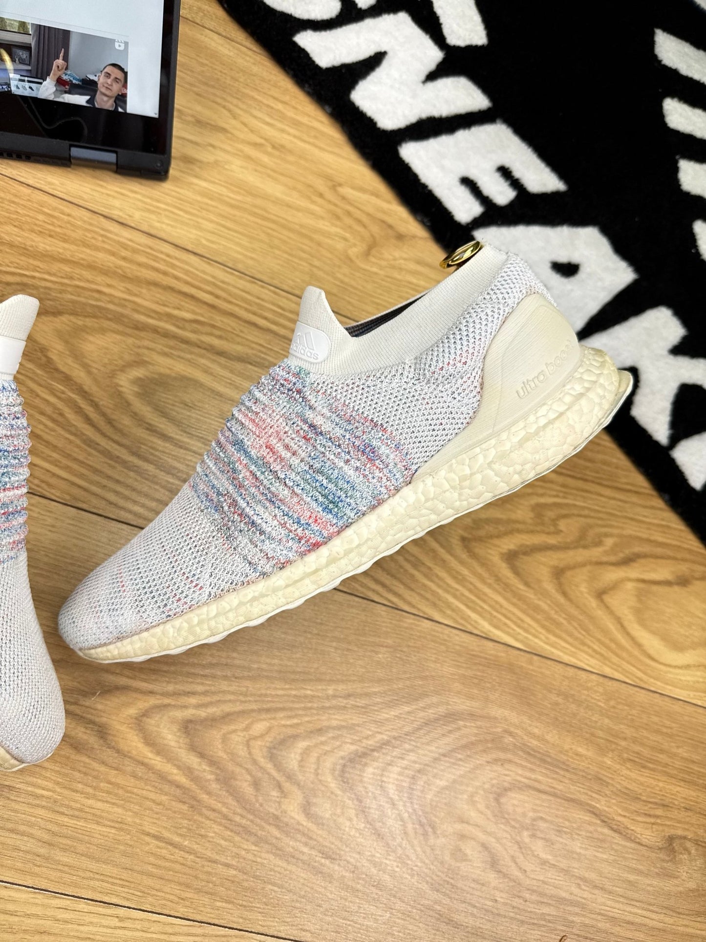 Adidas UltraBoost Laceless (45 1/3)