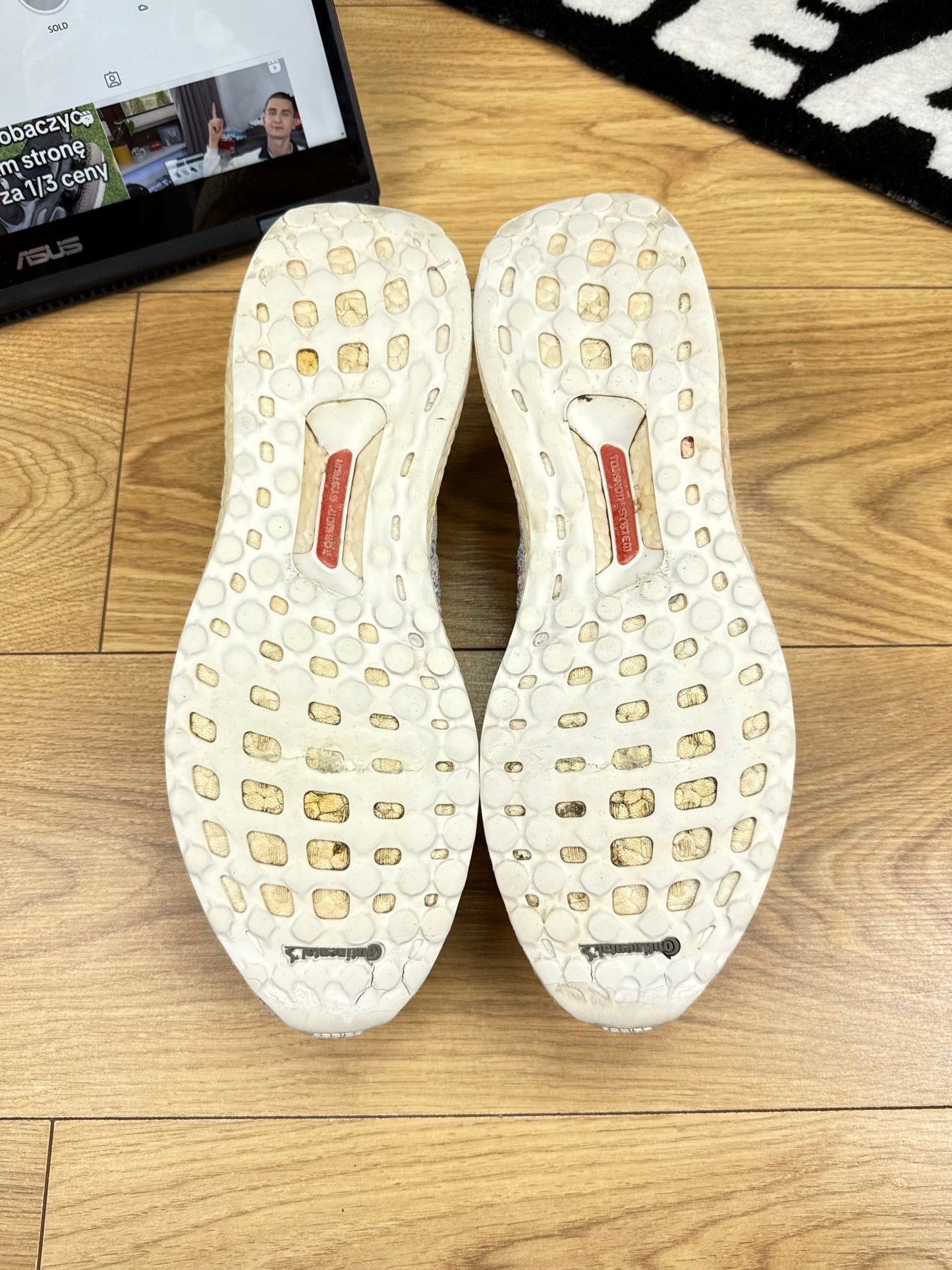 Adidas UltraBoost Laceless (45 1/3)
