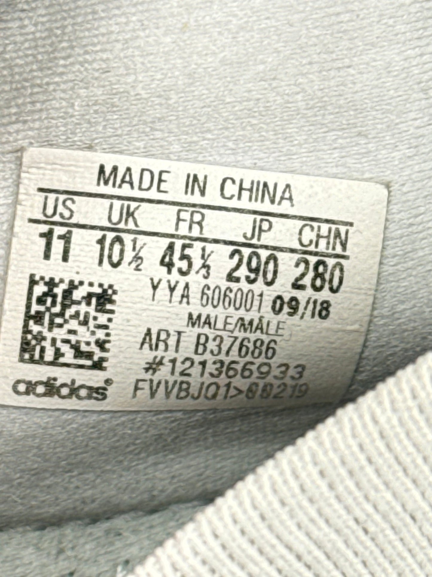 Adidas UltraBoost Laceless (45 1/3)