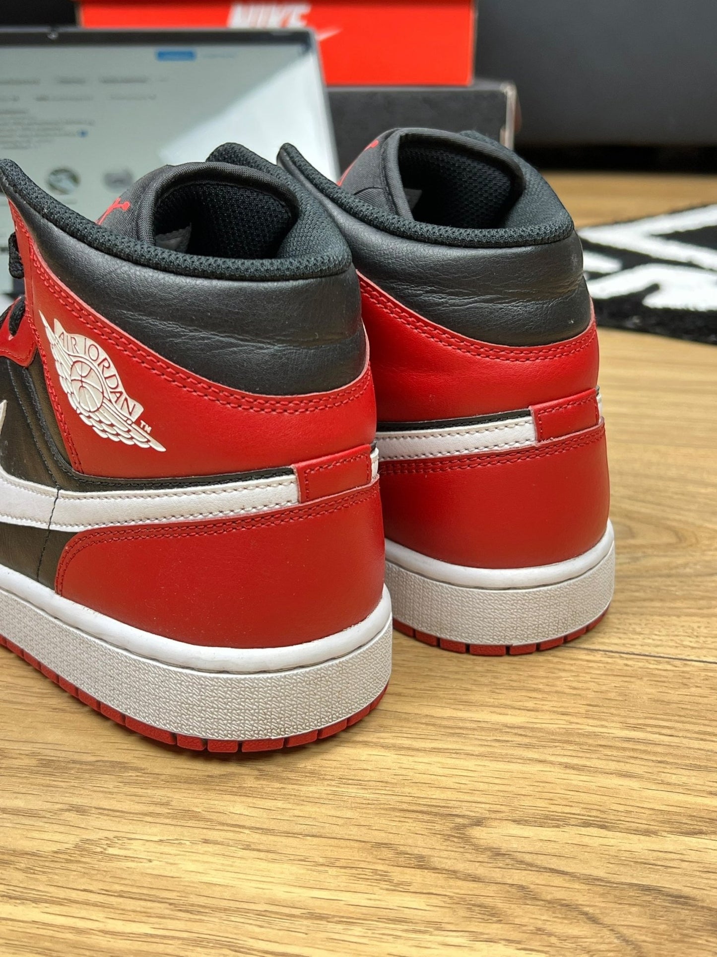 Nike Air Jordan 1 Mid (42.5)