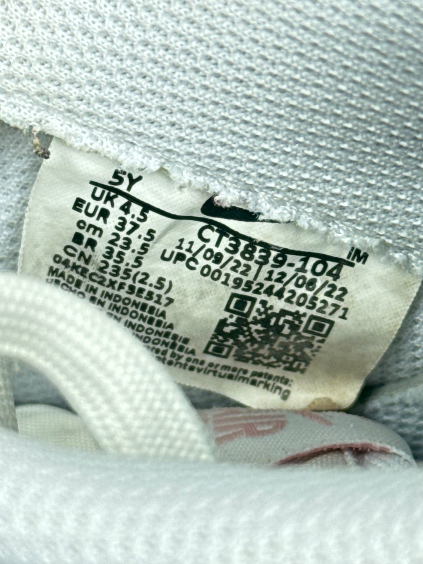 Nike Air Force 1 Low (37.5)