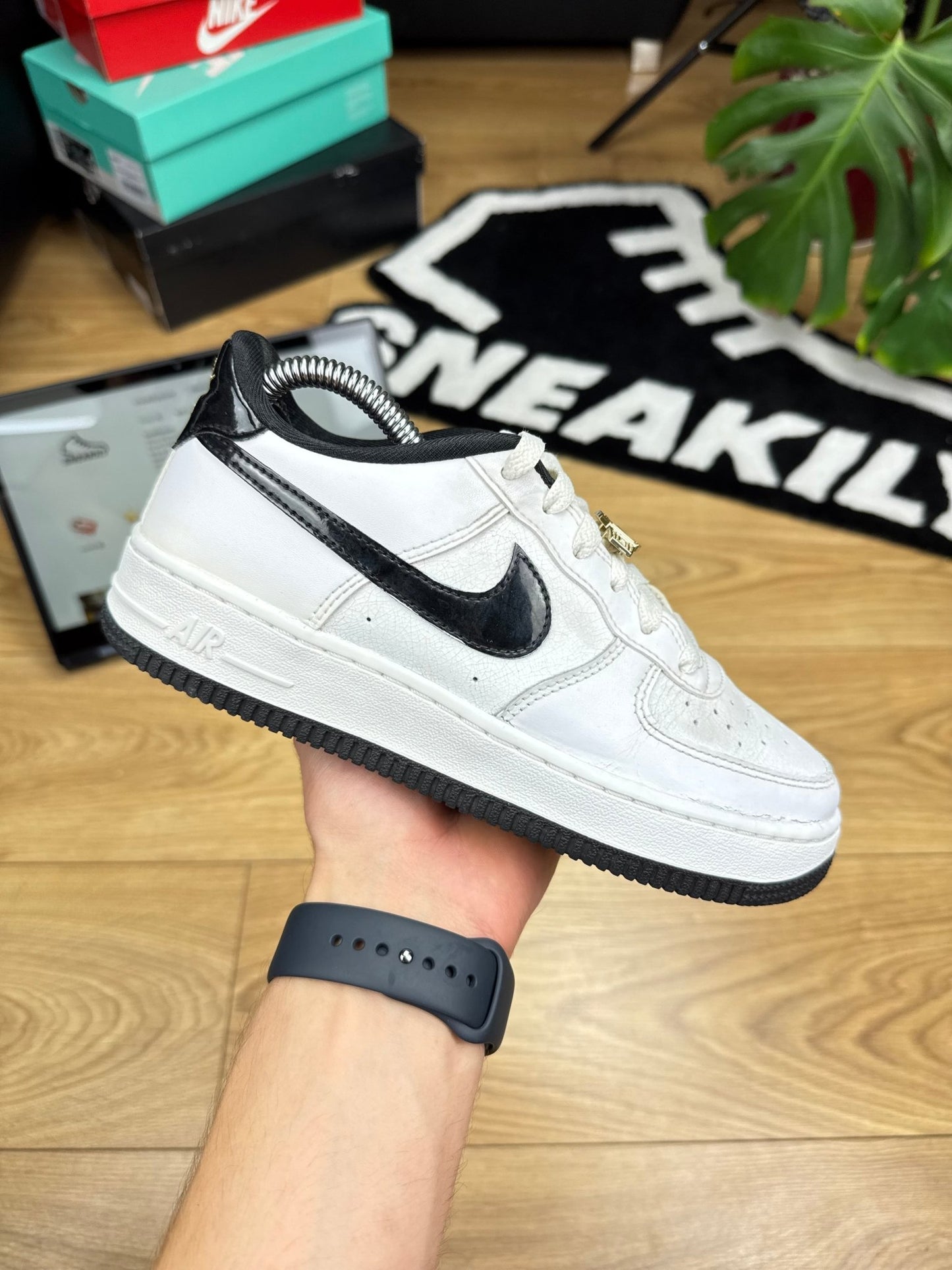 Nike Air Force 1 Low (37.5)