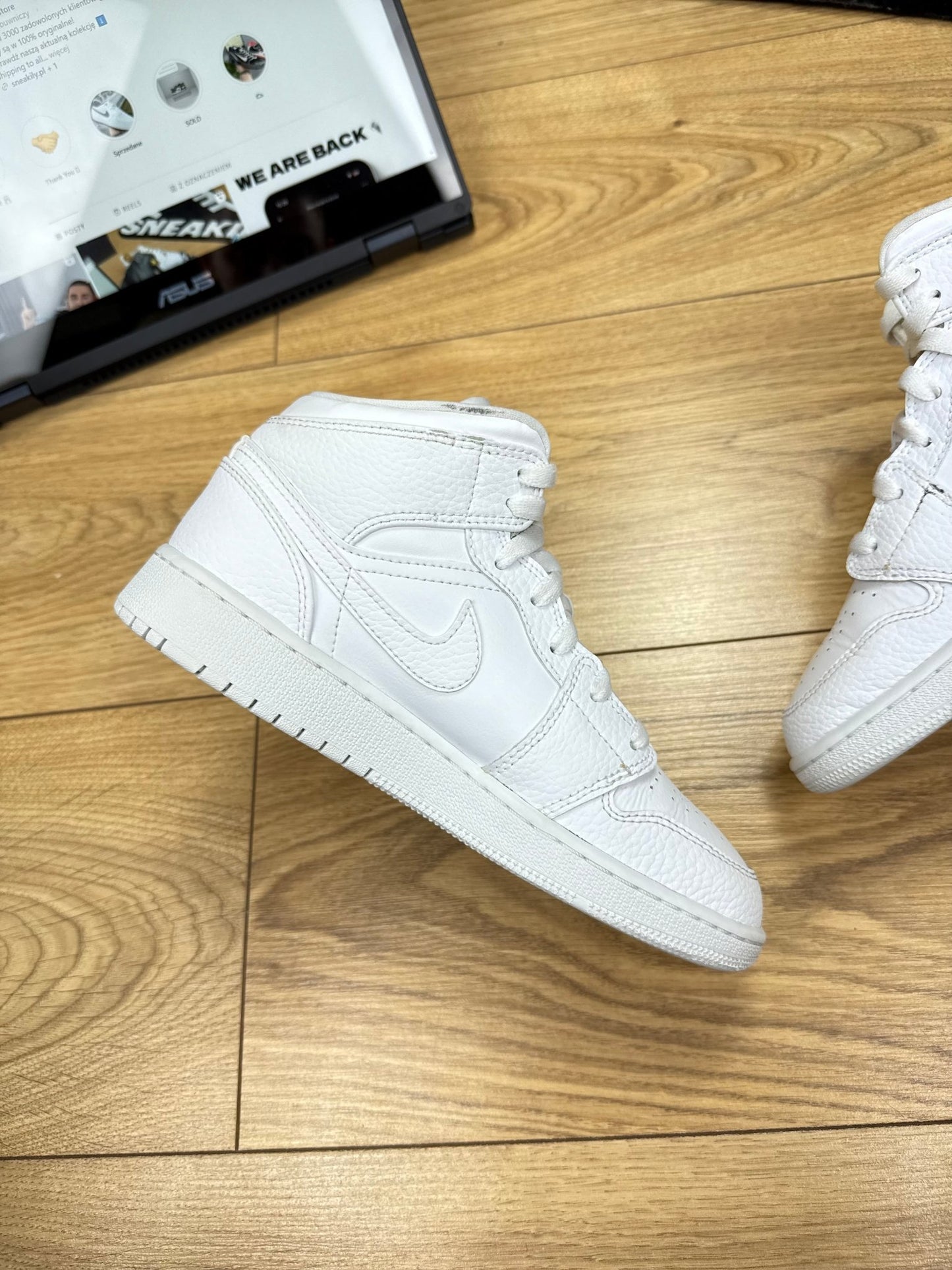 Nike Air Jordan 1 Mid (37.5)