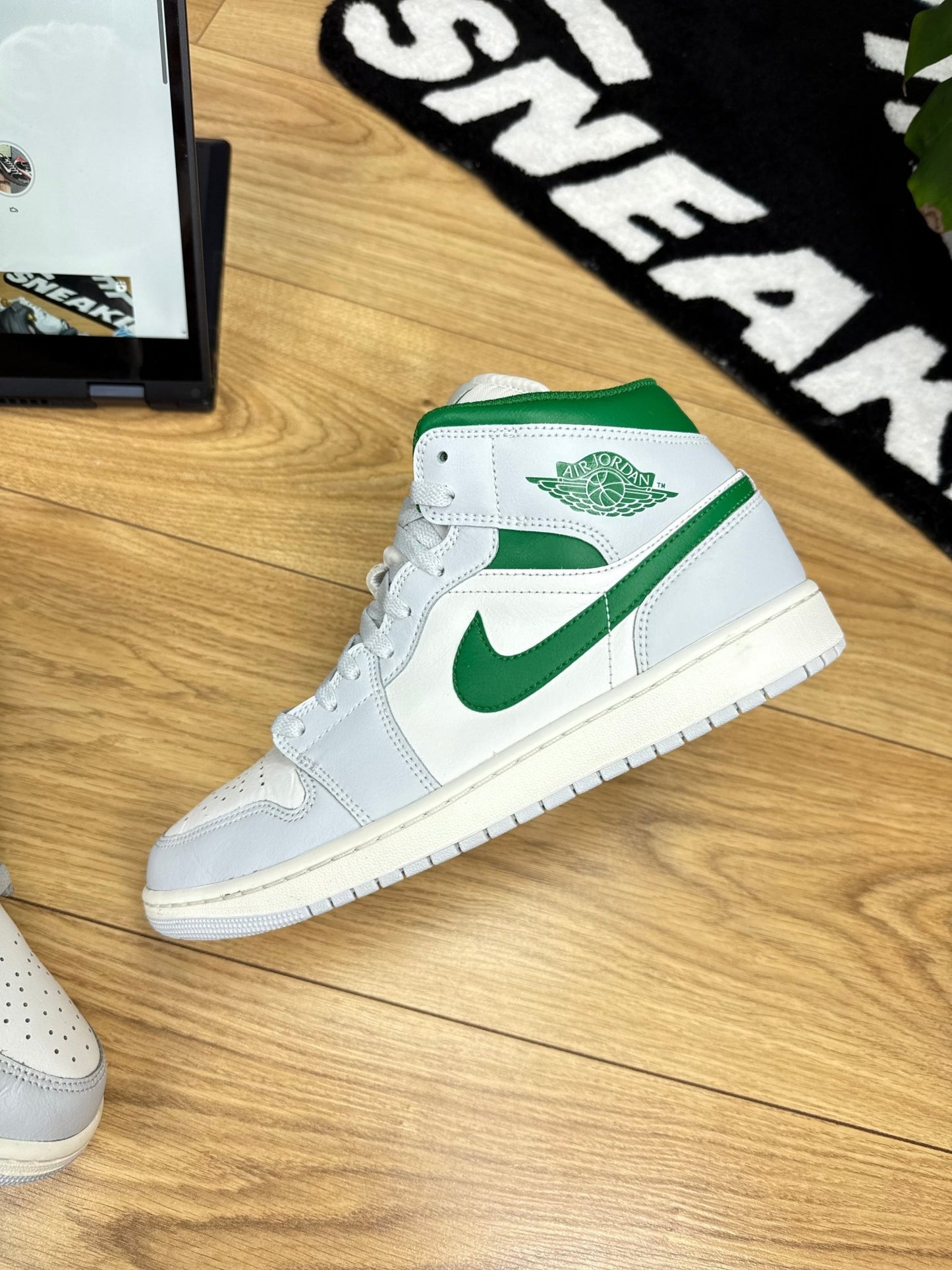 Nike Air Jordan 1 Mid (44)