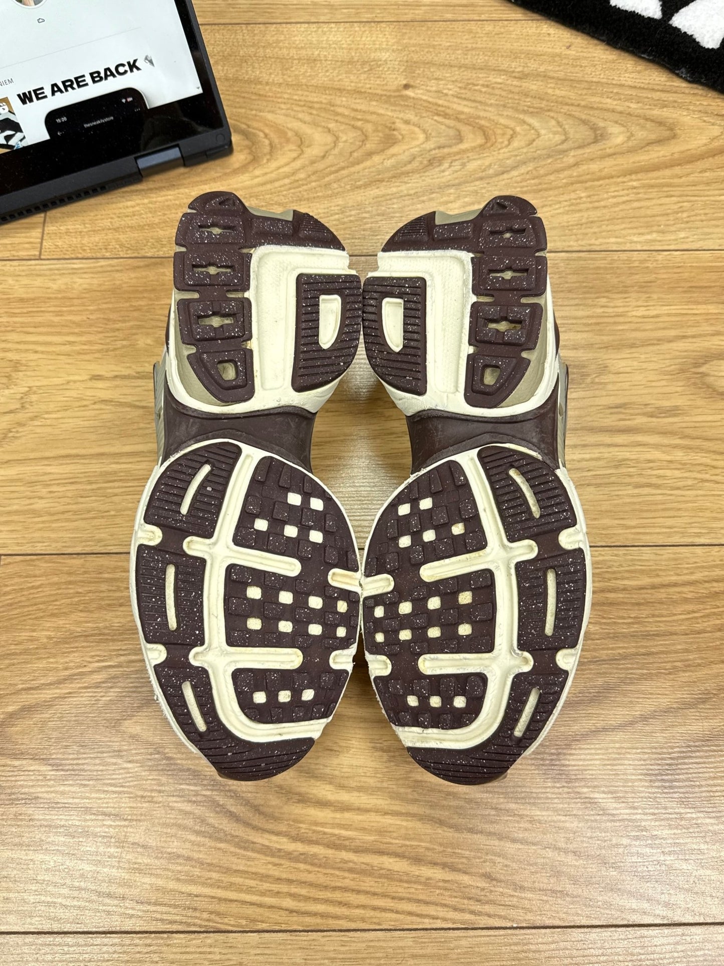 Nike Air Force 1 Low (40)