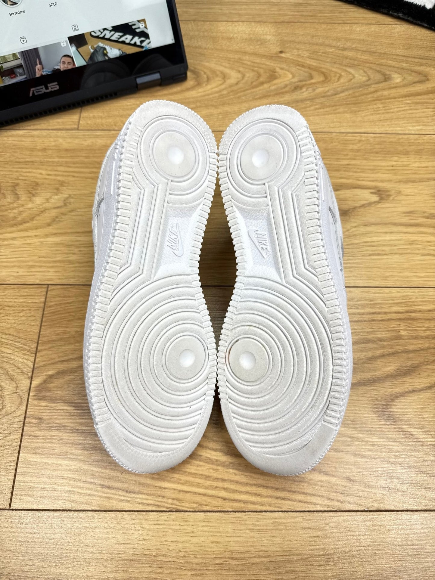 Nike Air Force 1 Low (40)