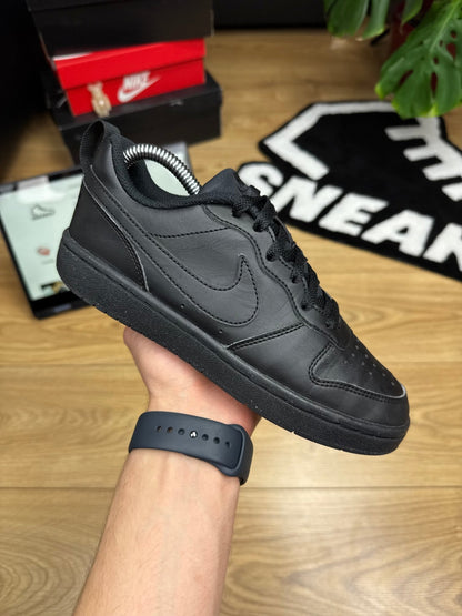 Nike Court Borough (36.5)
