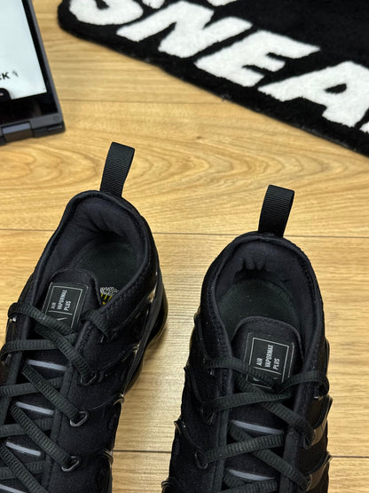 Nike Air Vapormax Plus (42.5)