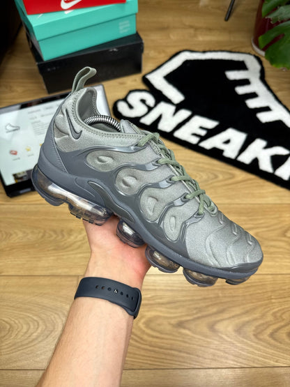 Nike Air Vapormax Plus (44)