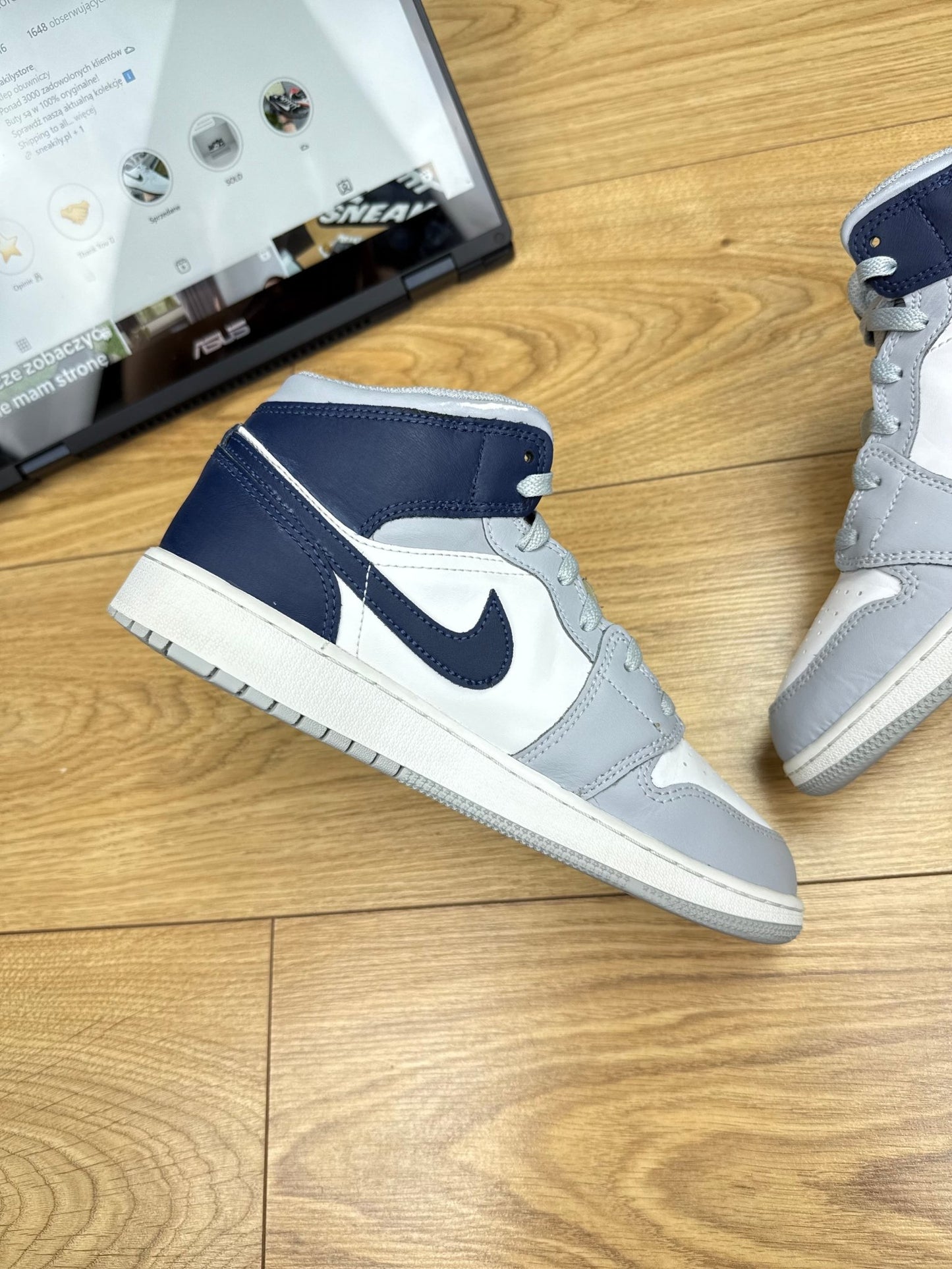 Nike Air Jordan 1 Mid (39)