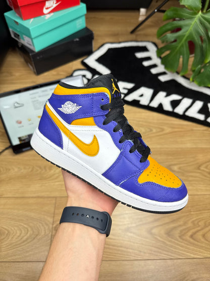 Nike Air Jordan 1 Mid (38)