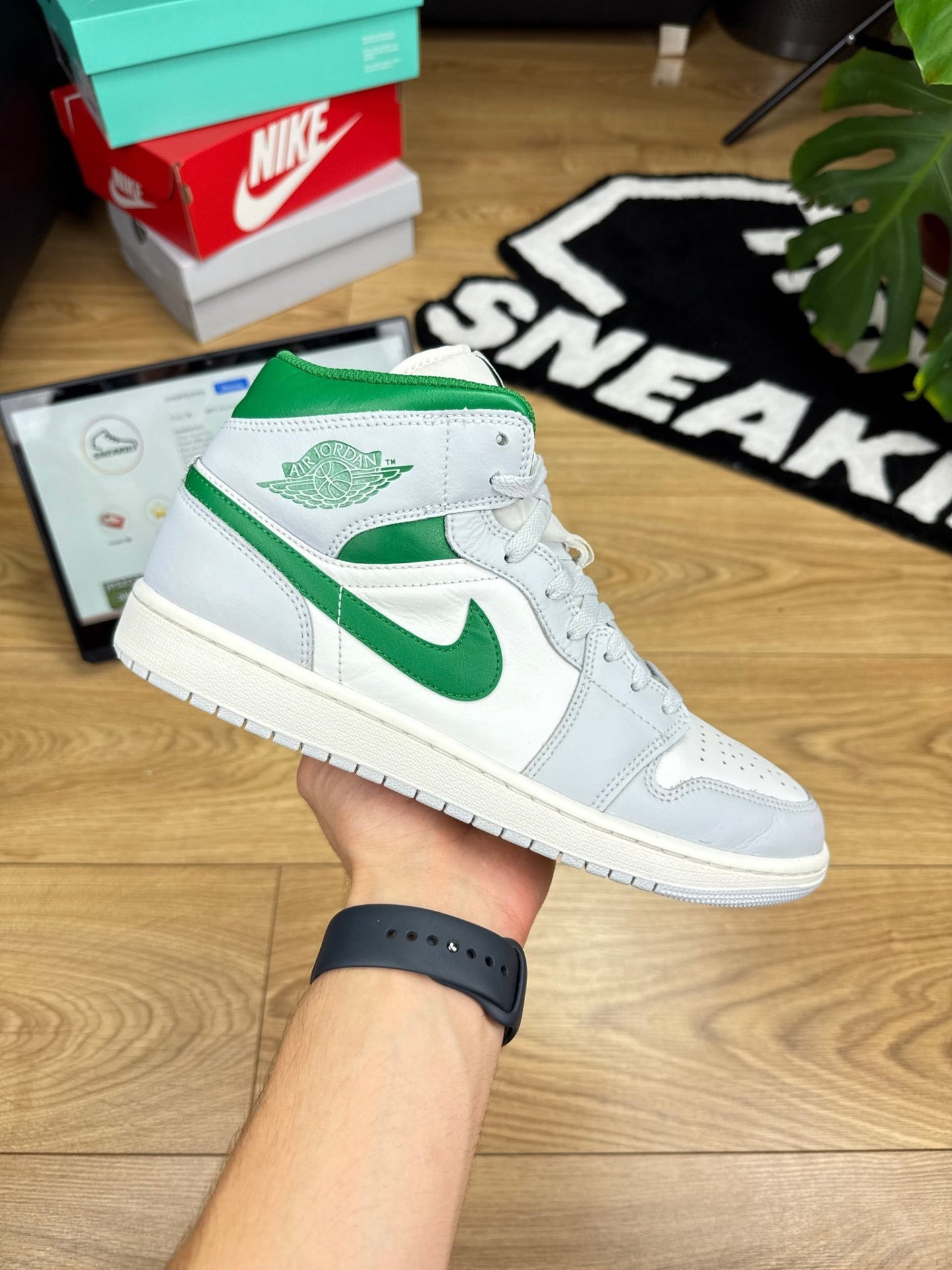 Nike Air Jordan 1 Mid (44)