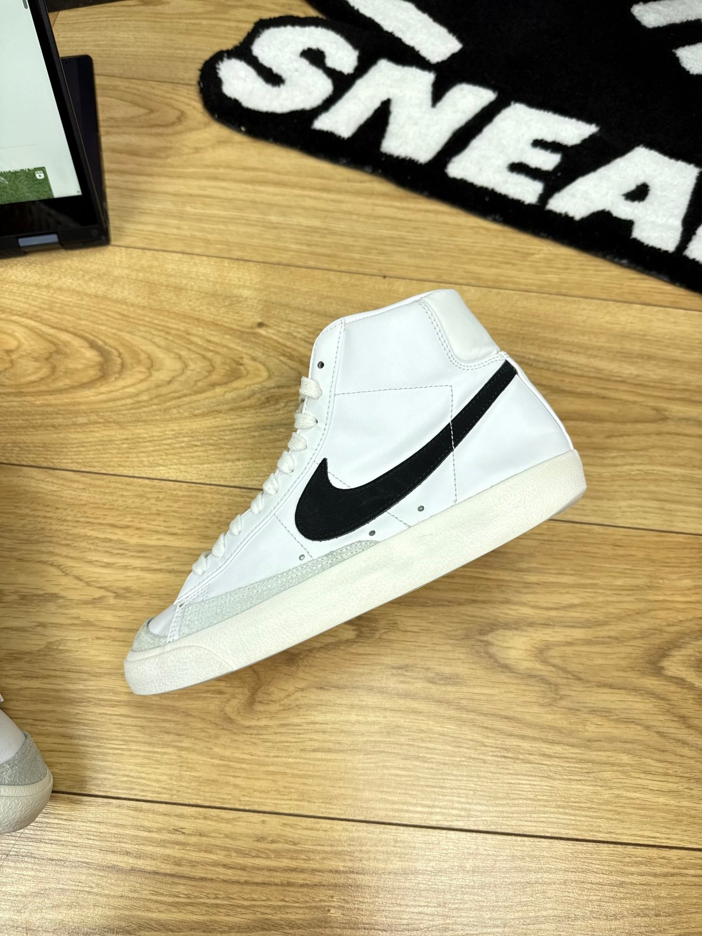 Nike Blazer Mid 77 (39)