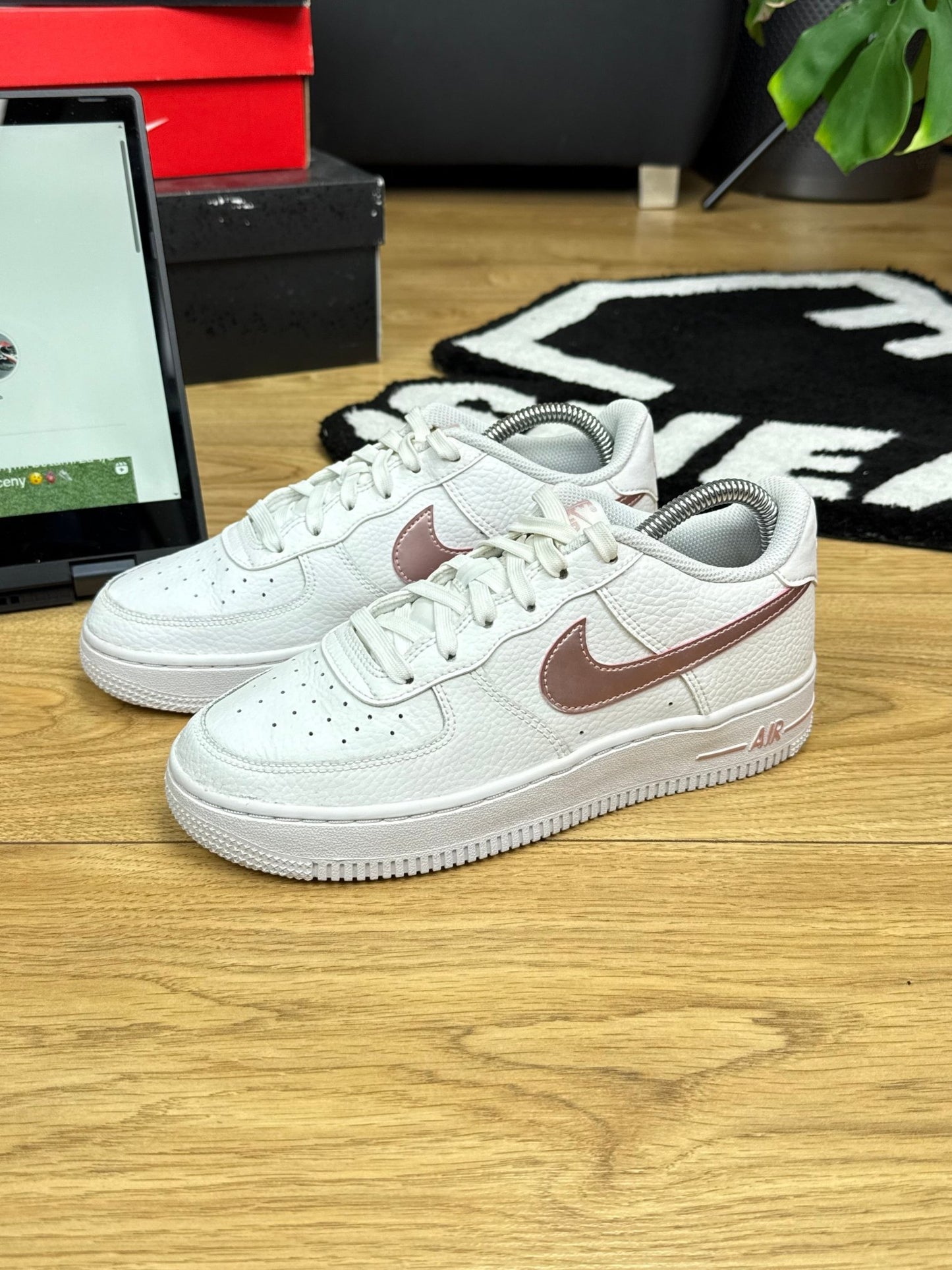 Nike Air Force 1 Low (37.5)