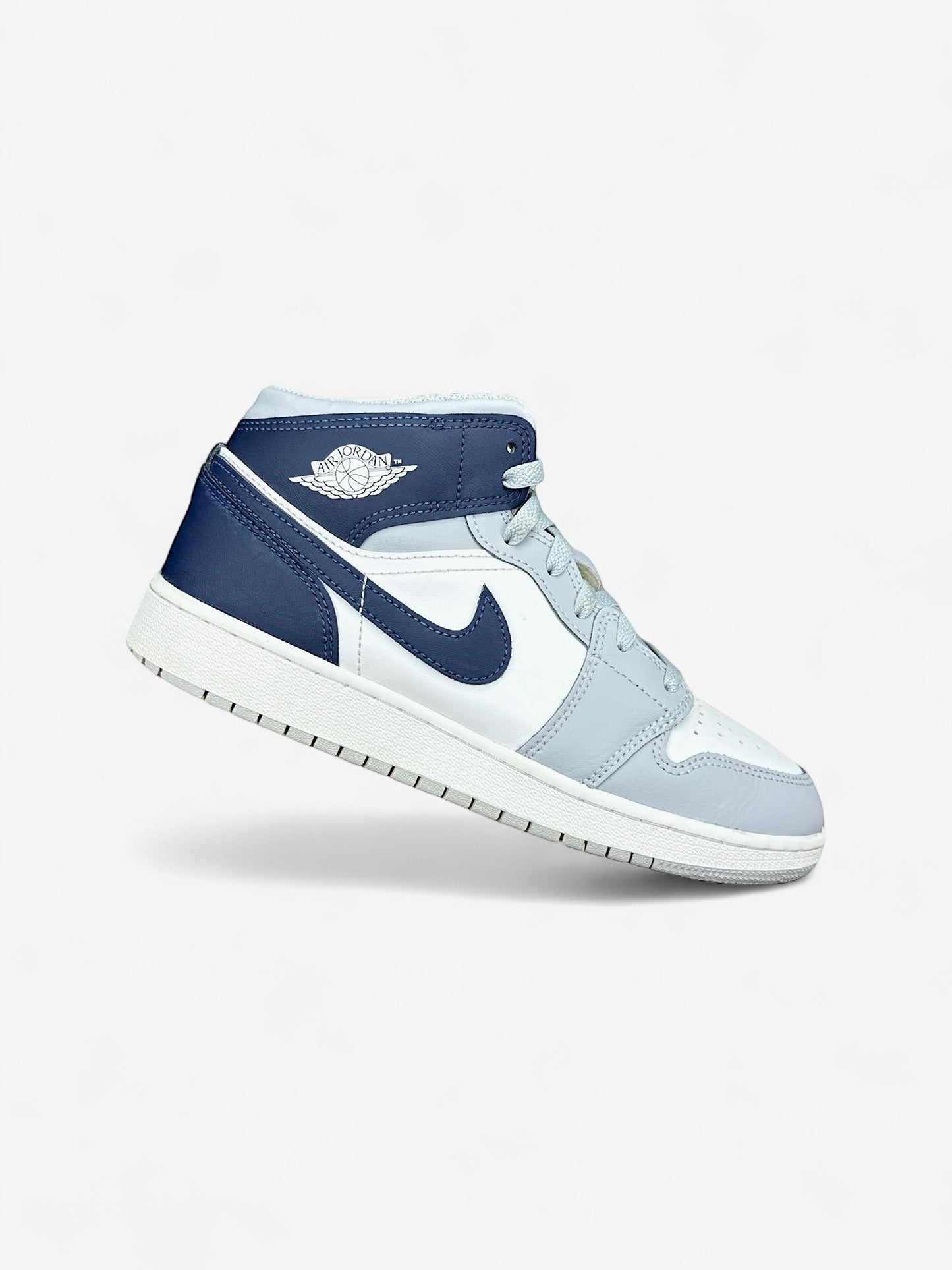 Nike Air Jordan 1 Mid (39)