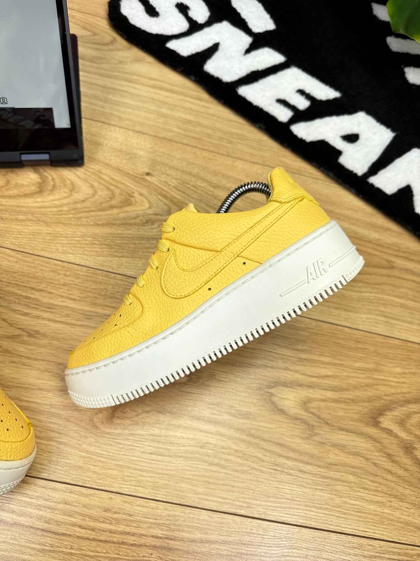 Nike Air Force 1 Sage (37.5)