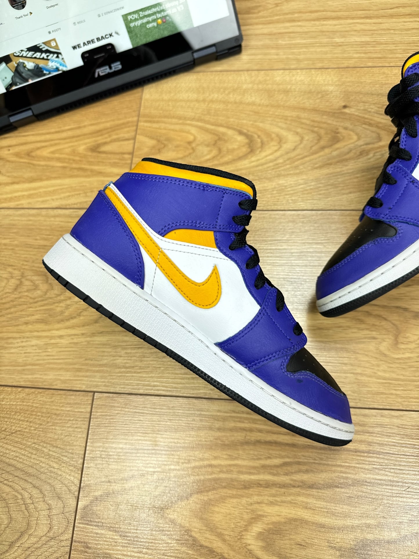 Nike Air Jordan 1 Mid (38.5)
