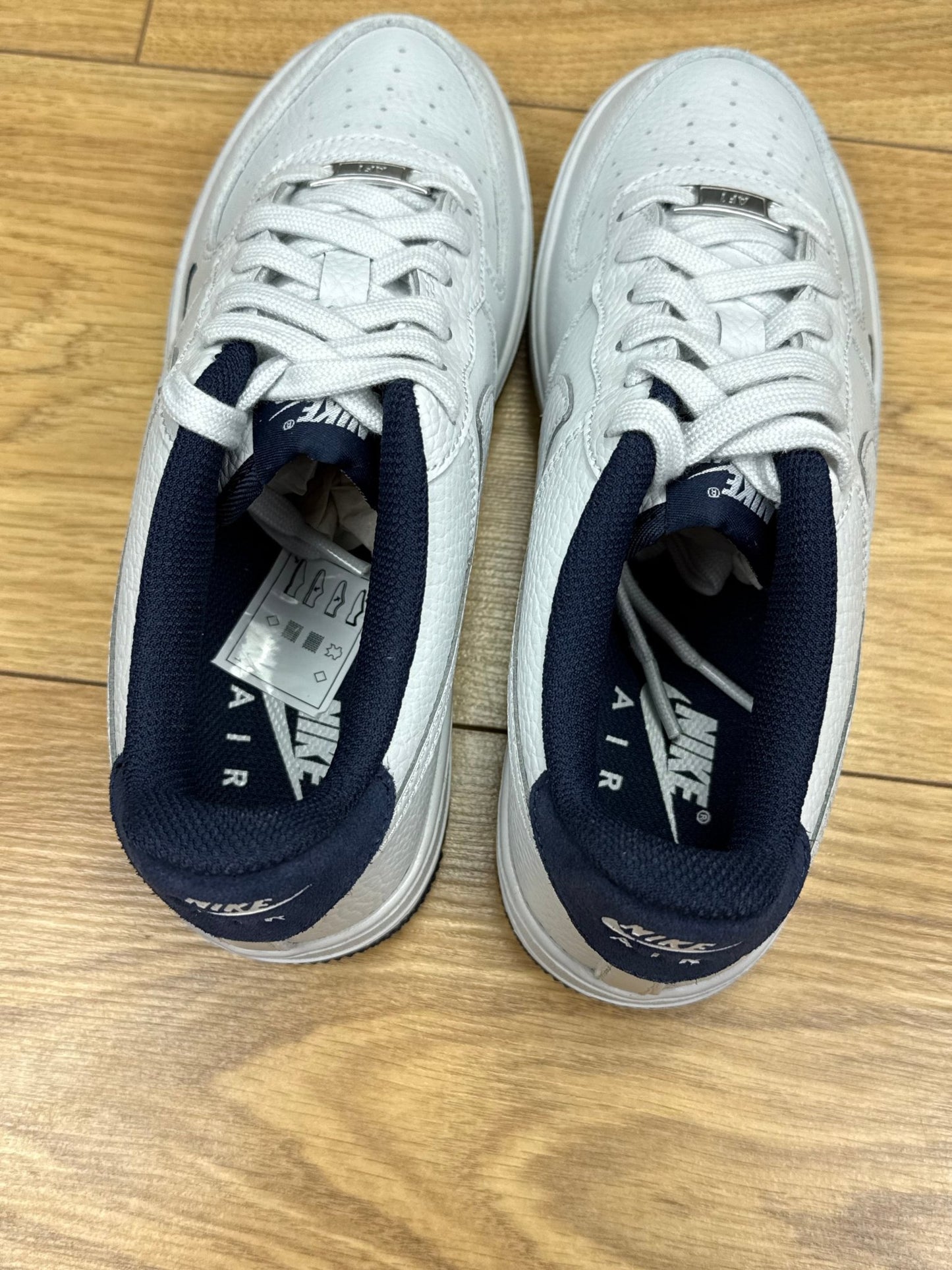 Nike Air Force 1 Low (37.5)