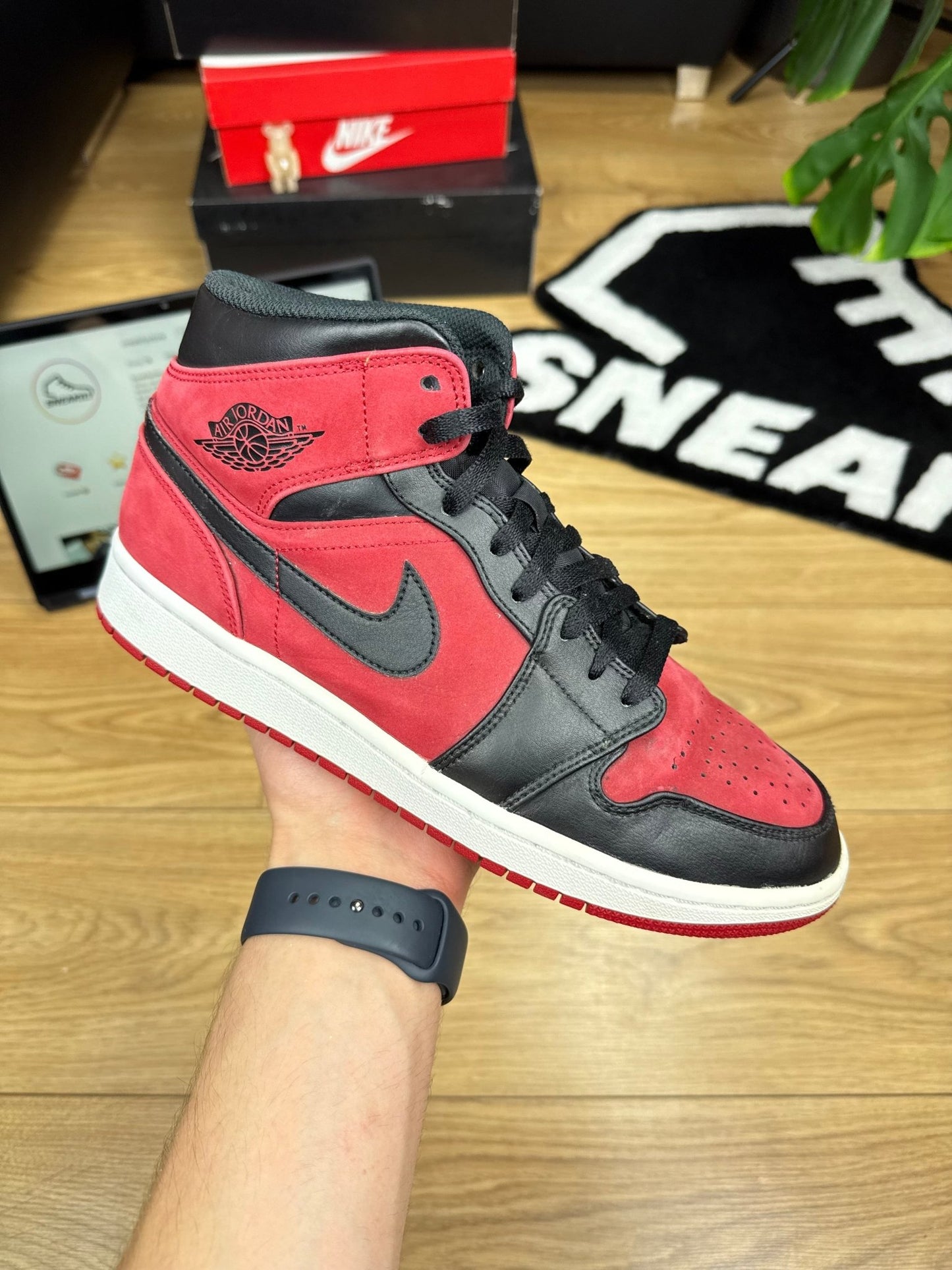 Nike Air Jordan 1 Mid (42)