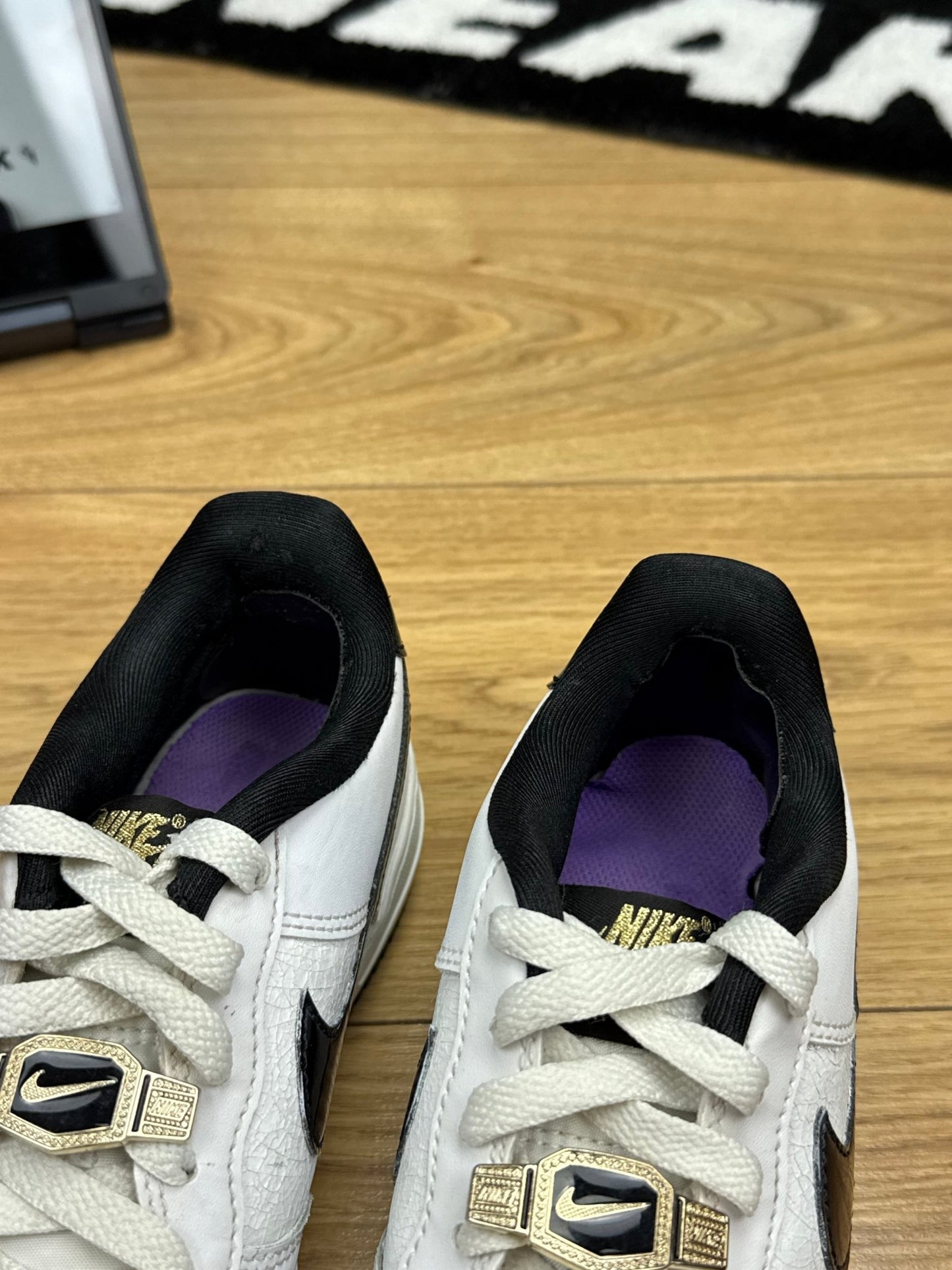 Nike Air Force 1 Low (37.5)