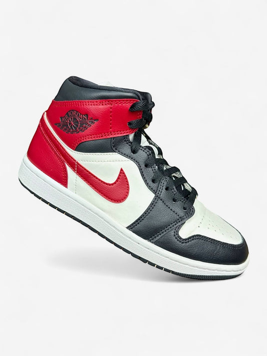 Nike Air Jordan 1 Mid (40)