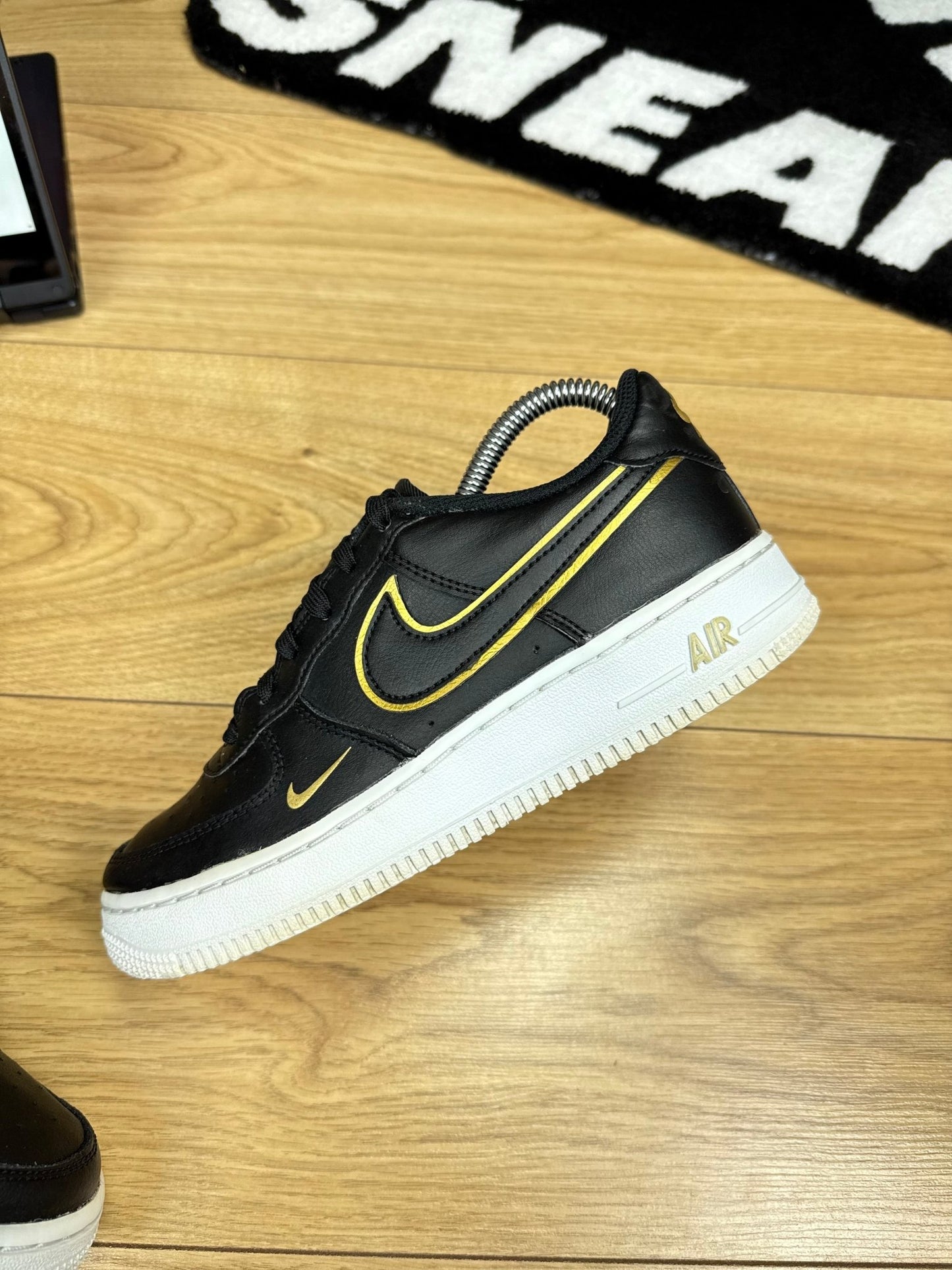 Nike Air Force 1 Low (37.5)