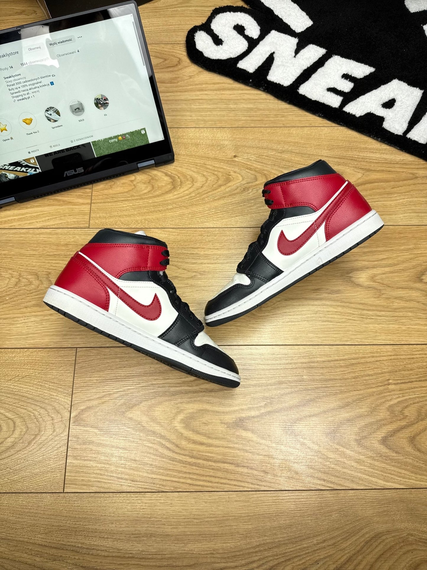 Nike Air Jordan 1 Mid (40)